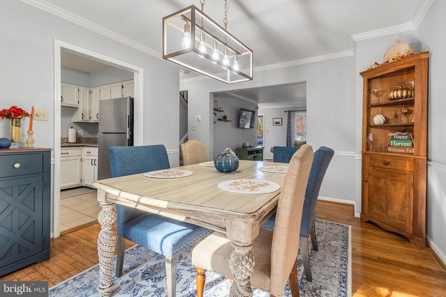 6057 CROWN ROYAL CIR, ALEXANDRIA, Virginia 22310, 3 Bedrooms Bedrooms, ,3 BathroomsBathrooms,Residential,For sale,6057 CROWN ROYAL CIR,VAFX2278482 MLS # VAFX2278482