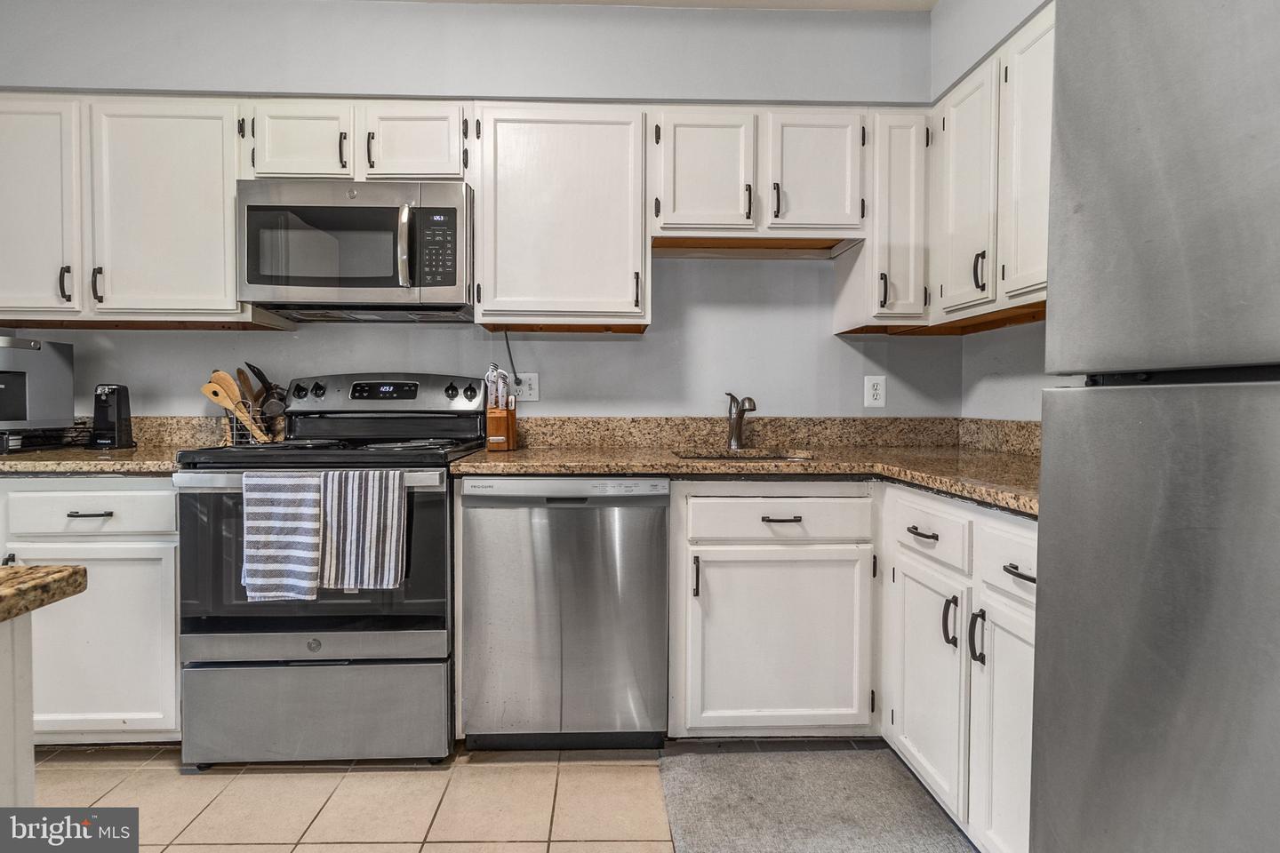 6057 CROWN ROYAL CIR, ALEXANDRIA, Virginia 22310, 3 Bedrooms Bedrooms, ,3 BathroomsBathrooms,Residential,For sale,6057 CROWN ROYAL CIR,VAFX2278482 MLS # VAFX2278482