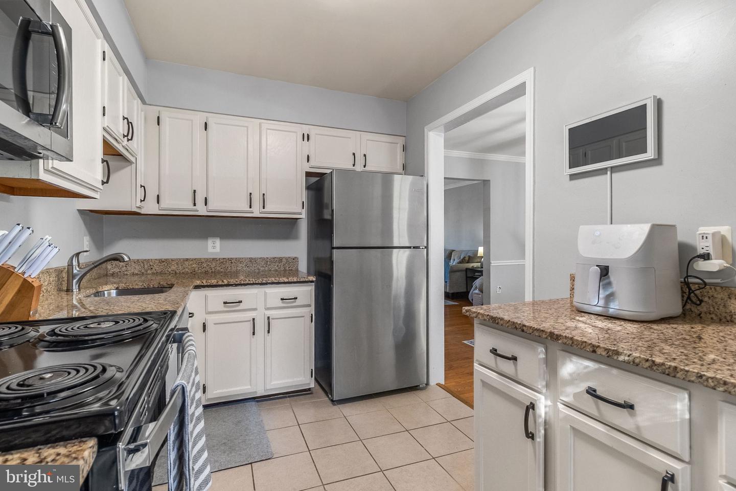 6057 CROWN ROYAL CIR, ALEXANDRIA, Virginia 22310, 3 Bedrooms Bedrooms, ,3 BathroomsBathrooms,Residential,For sale,6057 CROWN ROYAL CIR,VAFX2278482 MLS # VAFX2278482