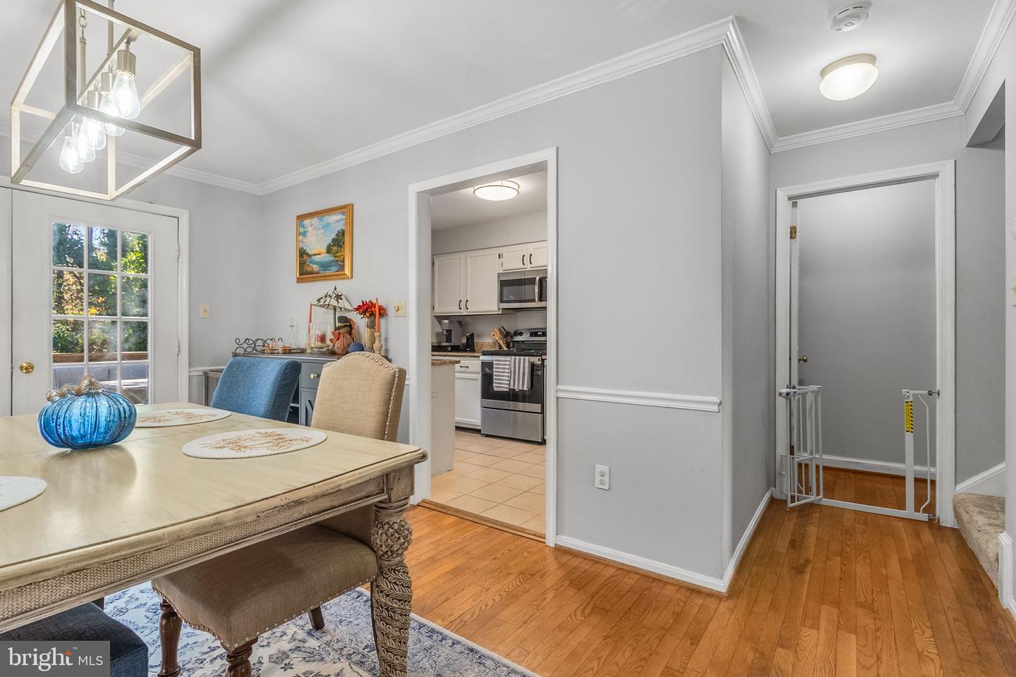 6057 CROWN ROYAL CIR, ALEXANDRIA, Virginia 22310, 3 Bedrooms Bedrooms, ,3 BathroomsBathrooms,Residential,For sale,6057 CROWN ROYAL CIR,VAFX2278482 MLS # VAFX2278482