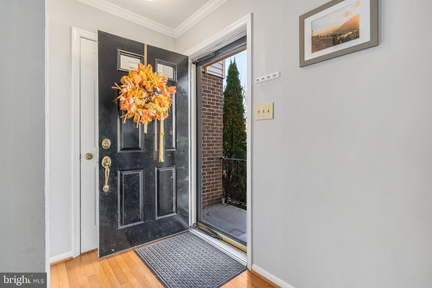 6057 CROWN ROYAL CIR, ALEXANDRIA, Virginia 22310, 3 Bedrooms Bedrooms, ,3 BathroomsBathrooms,Residential,For sale,6057 CROWN ROYAL CIR,VAFX2278482 MLS # VAFX2278482