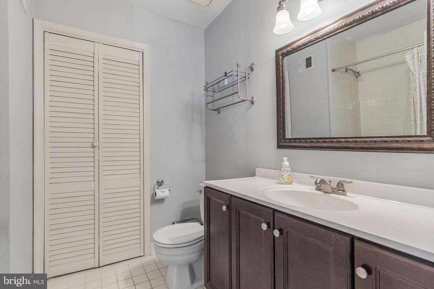 6057 CROWN ROYAL CIR, ALEXANDRIA, Virginia 22310, 3 Bedrooms Bedrooms, ,3 BathroomsBathrooms,Residential,For sale,6057 CROWN ROYAL CIR,VAFX2278482 MLS # VAFX2278482