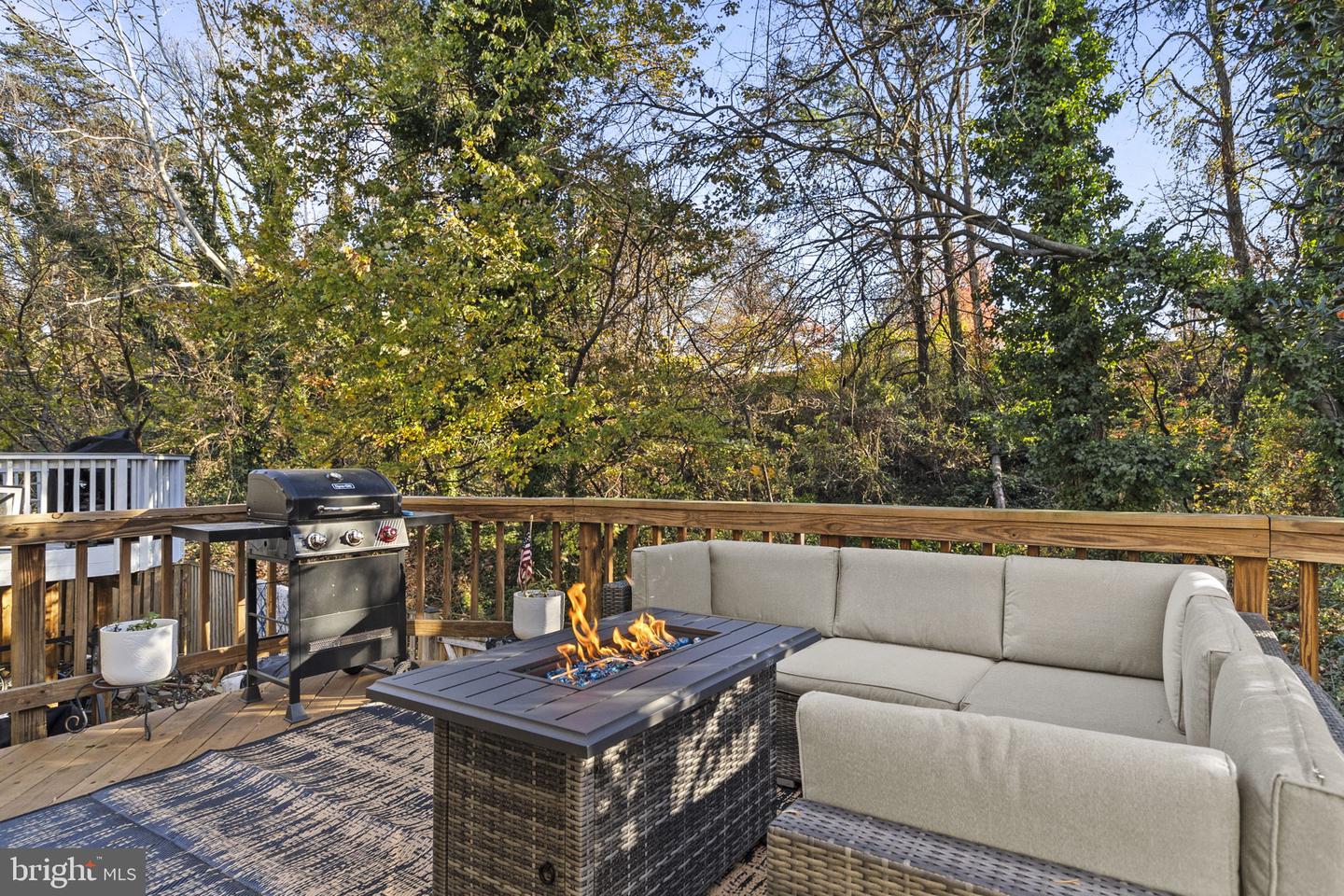 6057 CROWN ROYAL CIR, ALEXANDRIA, Virginia 22310, 3 Bedrooms Bedrooms, ,3 BathroomsBathrooms,Residential,For sale,6057 CROWN ROYAL CIR,VAFX2278482 MLS # VAFX2278482