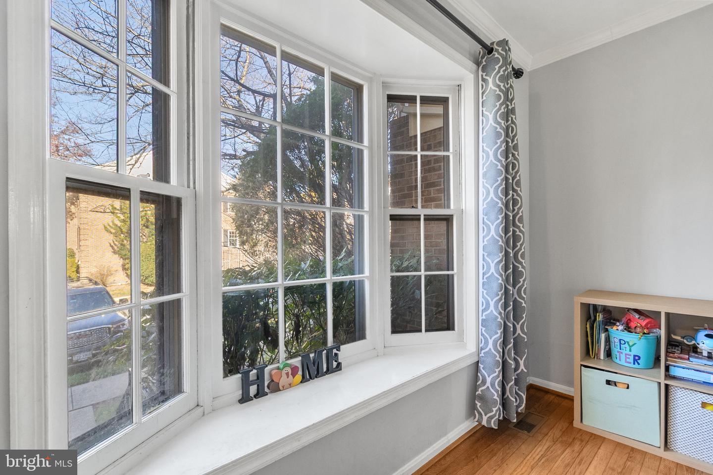 6057 CROWN ROYAL CIR, ALEXANDRIA, Virginia 22310, 3 Bedrooms Bedrooms, ,3 BathroomsBathrooms,Residential,For sale,6057 CROWN ROYAL CIR,VAFX2278482 MLS # VAFX2278482