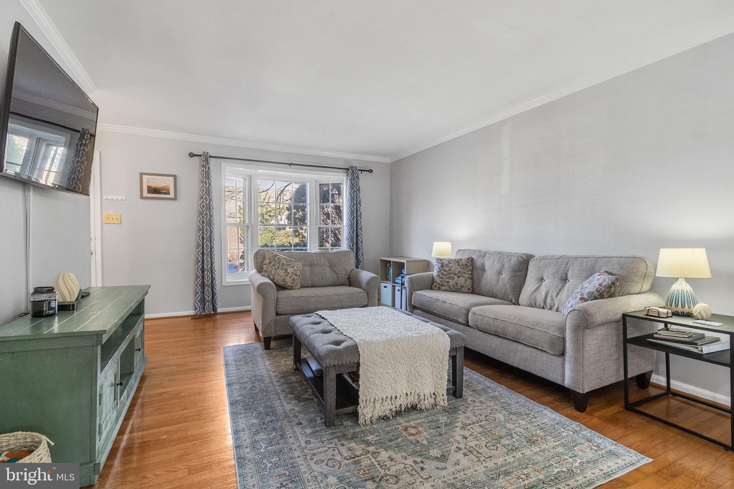 6057 CROWN ROYAL CIR, ALEXANDRIA, Virginia 22310, 3 Bedrooms Bedrooms, ,3 BathroomsBathrooms,Residential,For sale,6057 CROWN ROYAL CIR,VAFX2278482 MLS # VAFX2278482