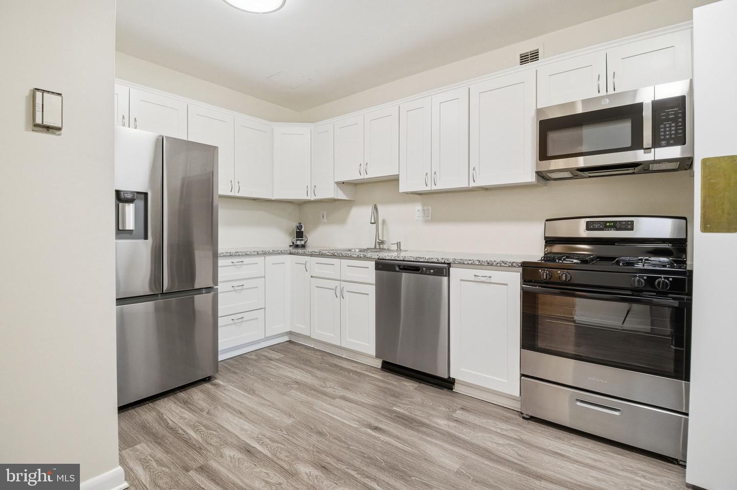 4100 CATHEDRAL AVE NW #818, WASHINGTON, District Of Columbia 20016, 2 Bedrooms Bedrooms, ,2 BathroomsBathrooms,Residential,For sale,4100 CATHEDRAL AVE NW #818,DCDC2231192 MLS # DCDC2231192 4100 CATHEDRAL AVE NW #818, WASHINGTON, District Of Columbia 20016, 2 Bedrooms Bedrooms, ,2 BathroomsBathrooms,Residential,For sale,4100 CATHEDRAL AVE NW #818,DCDC2231192 MLS # DCDC2231192