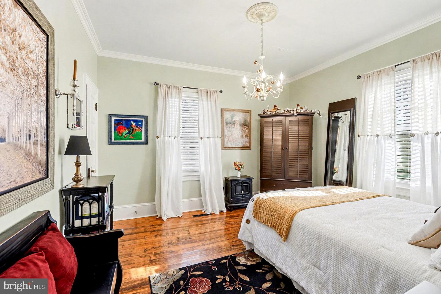 904 HANOVER ST, FREDERICKSBURG, Virginia 22401, 3 Bedrooms Bedrooms, ,2 BathroomsBathrooms,Residential,For sale,904 HANOVER ST,VAFB2009288 MLS # VAFB2009288