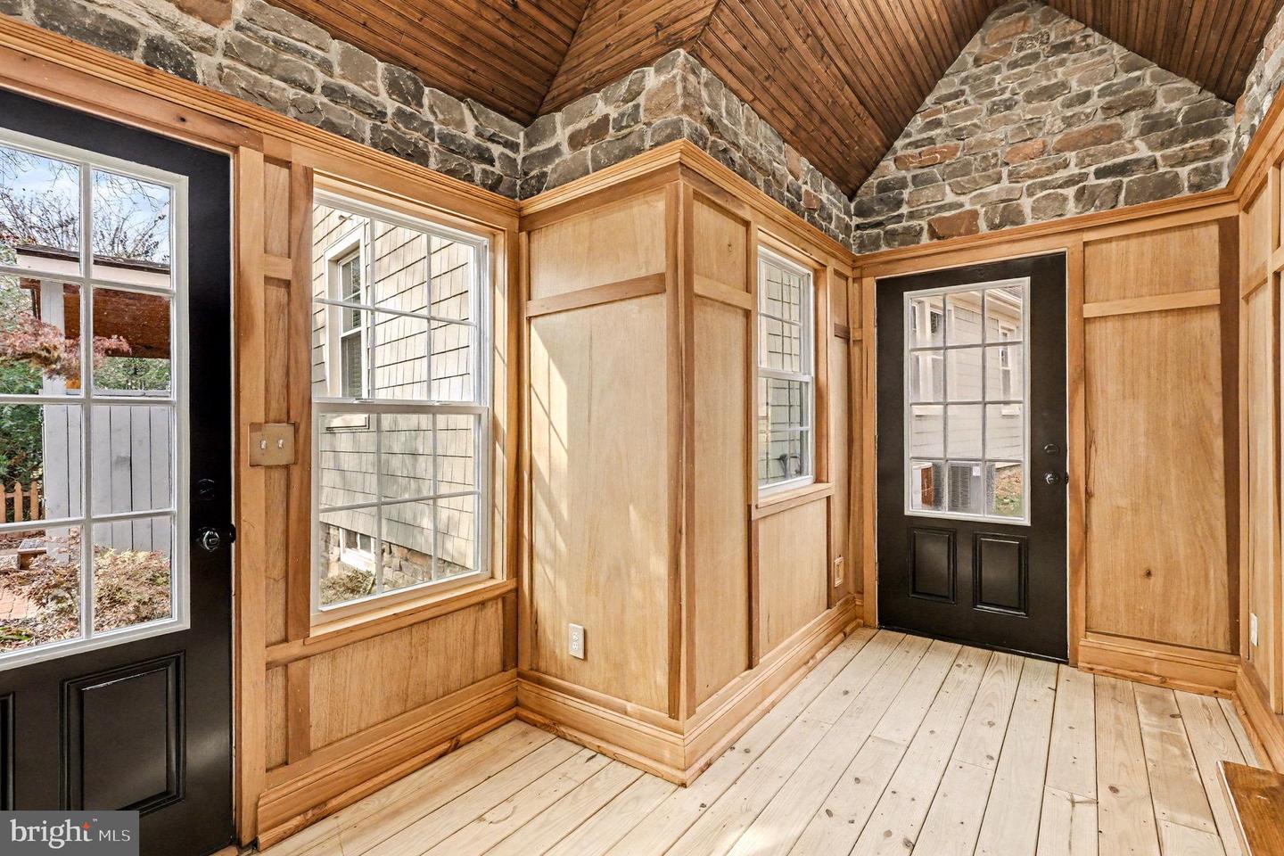 904 HANOVER ST, FREDERICKSBURG, Virginia 22401, 3 Bedrooms Bedrooms, ,2 BathroomsBathrooms,Residential,For sale,904 HANOVER ST,VAFB2009288 MLS # VAFB2009288