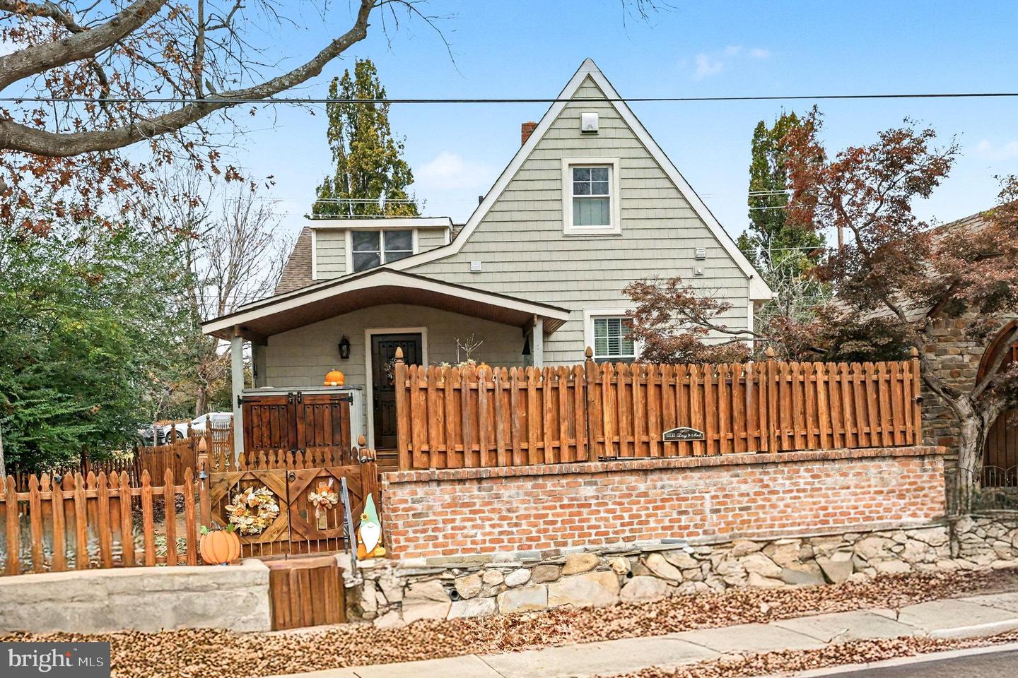 904 HANOVER ST, FREDERICKSBURG, Virginia 22401, 3 Bedrooms Bedrooms, ,2 BathroomsBathrooms,Residential,For sale,904 HANOVER ST,VAFB2009288 MLS # VAFB2009288