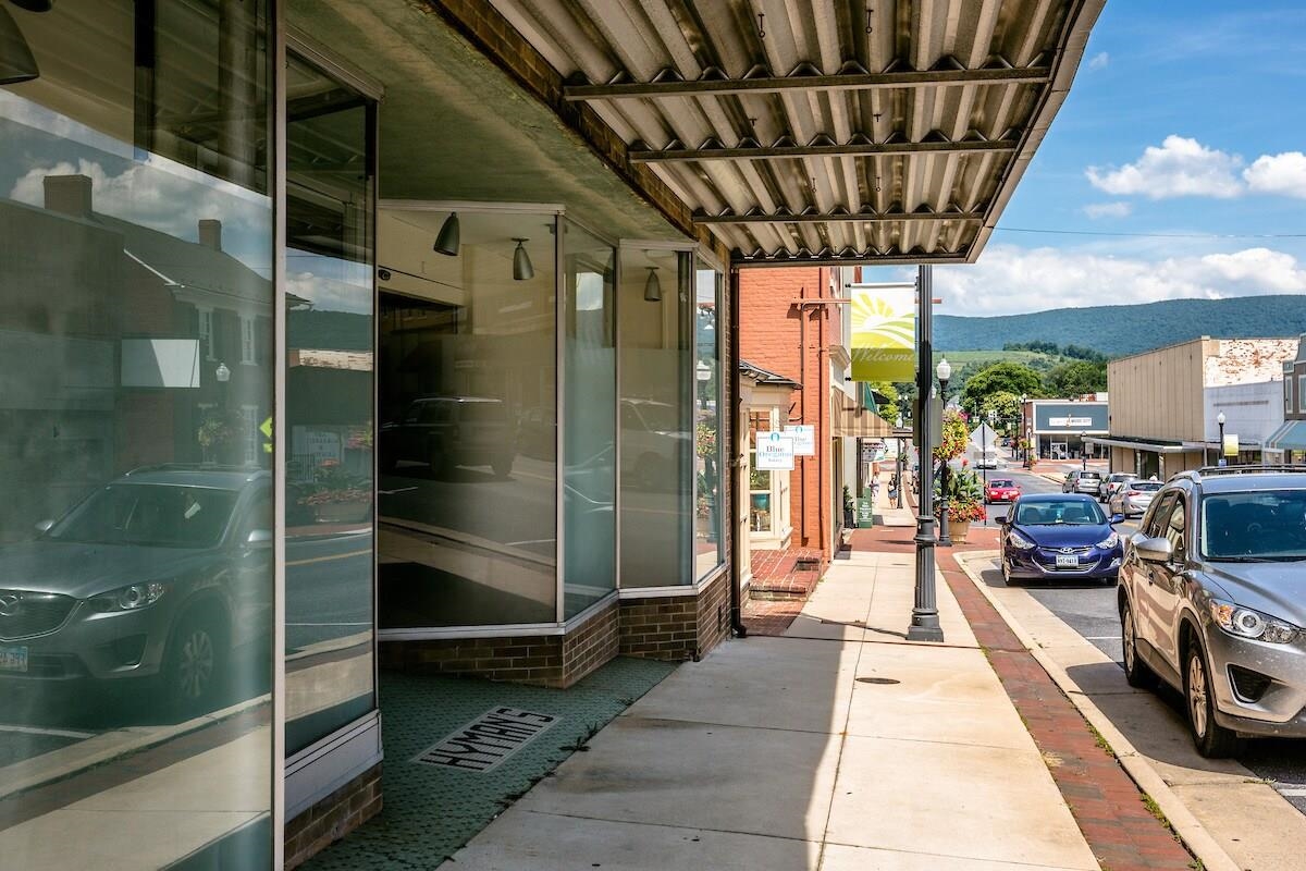 411 W MAIN ST, WAYNESBORO, Virginia 22980, ,Commercial,411 W MAIN ST,671249 MLS # 671249 411 W MAIN ST, WAYNESBORO, Virginia 22980, ,Commercial,411 W MAIN ST,671249 MLS # 671249