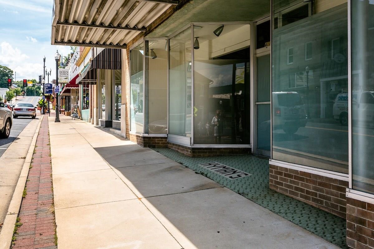 411 W MAIN ST, WAYNESBORO, Virginia 22980, ,Commercial,411 W MAIN ST,671249 MLS # 671249 411 W MAIN ST, WAYNESBORO, Virginia 22980, ,Commercial,411 W MAIN ST,671249 MLS # 671249