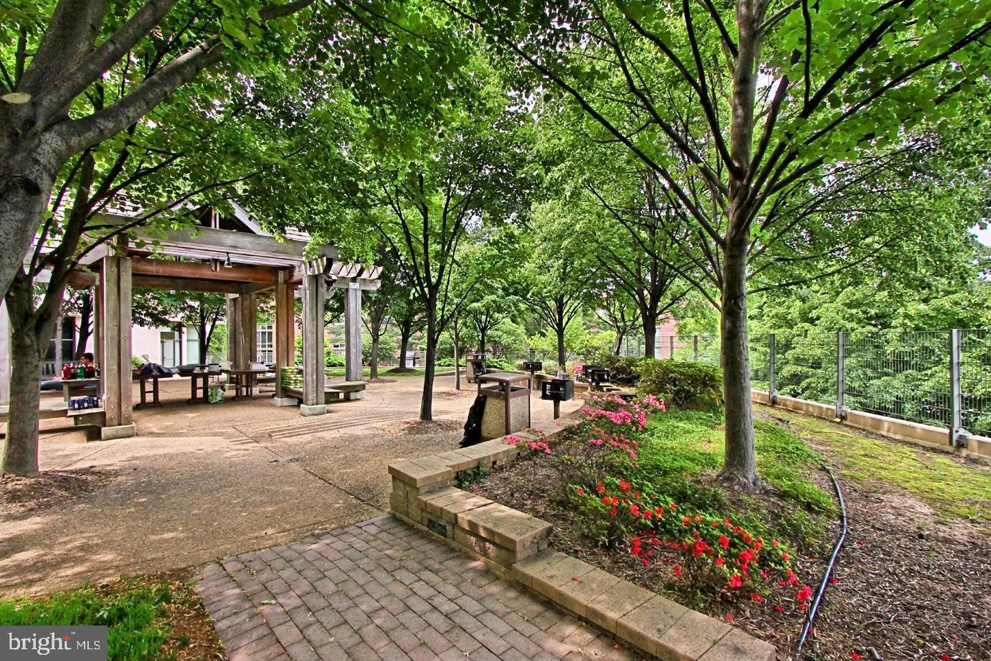 4141 N HENDERSON RD #107, ARLINGTON, Virginia 22203, 1 Bedroom Bedrooms, ,1 BathroomBathrooms,Residential,For sale,4141 N HENDERSON RD #107,VAAR2066038 MLS # VAAR2066038 4141 N HENDERSON RD #107, ARLINGTON, Virginia 22203, 1 Bedroom Bedrooms, ,1 BathroomBathrooms,Residential,For sale,4141 N HENDERSON RD #107,VAAR2066038 MLS # VAAR2066038