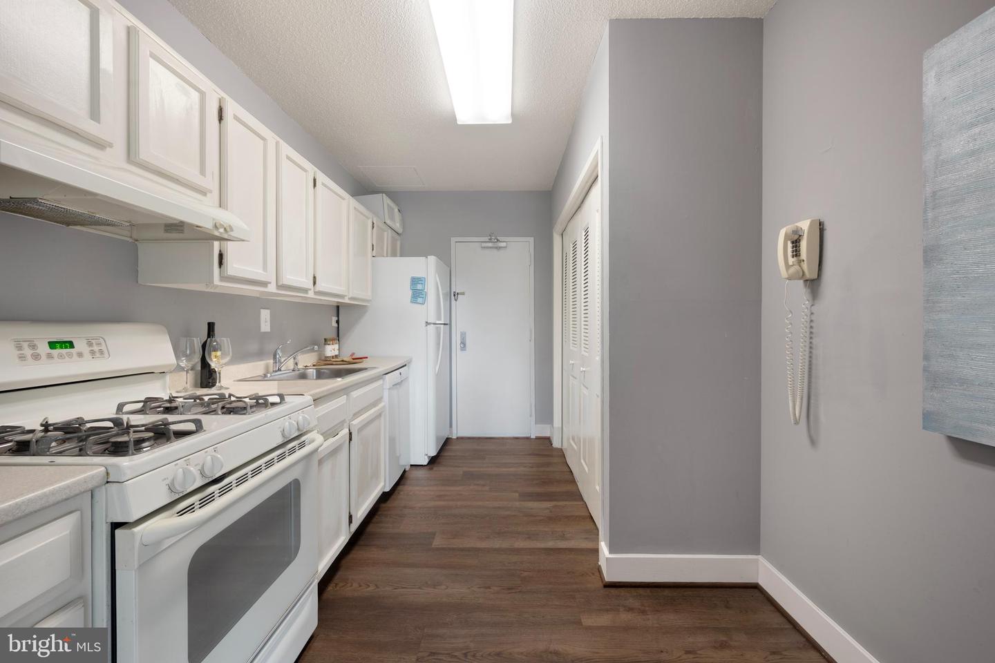 4141 N HENDERSON RD #107, ARLINGTON, Virginia 22203, 1 Bedroom Bedrooms, ,1 BathroomBathrooms,Residential,For sale,4141 N HENDERSON RD #107,VAAR2066038 MLS # VAAR2066038 4141 N HENDERSON RD #107, ARLINGTON, Virginia 22203, 1 Bedroom Bedrooms, ,1 BathroomBathrooms,Residential,For sale,4141 N HENDERSON RD #107,VAAR2066038 MLS # VAAR2066038