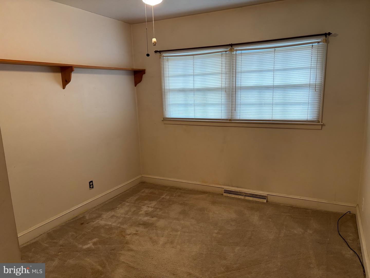 41 PENDLETON RD, FREDERICKSBURG, Virginia 22405, 3 Bedrooms Bedrooms, 4 Rooms Rooms,1 BathroomBathrooms,Residential,For sale,41 PENDLETON RD,VAST2044250 MLS # VAST2044250