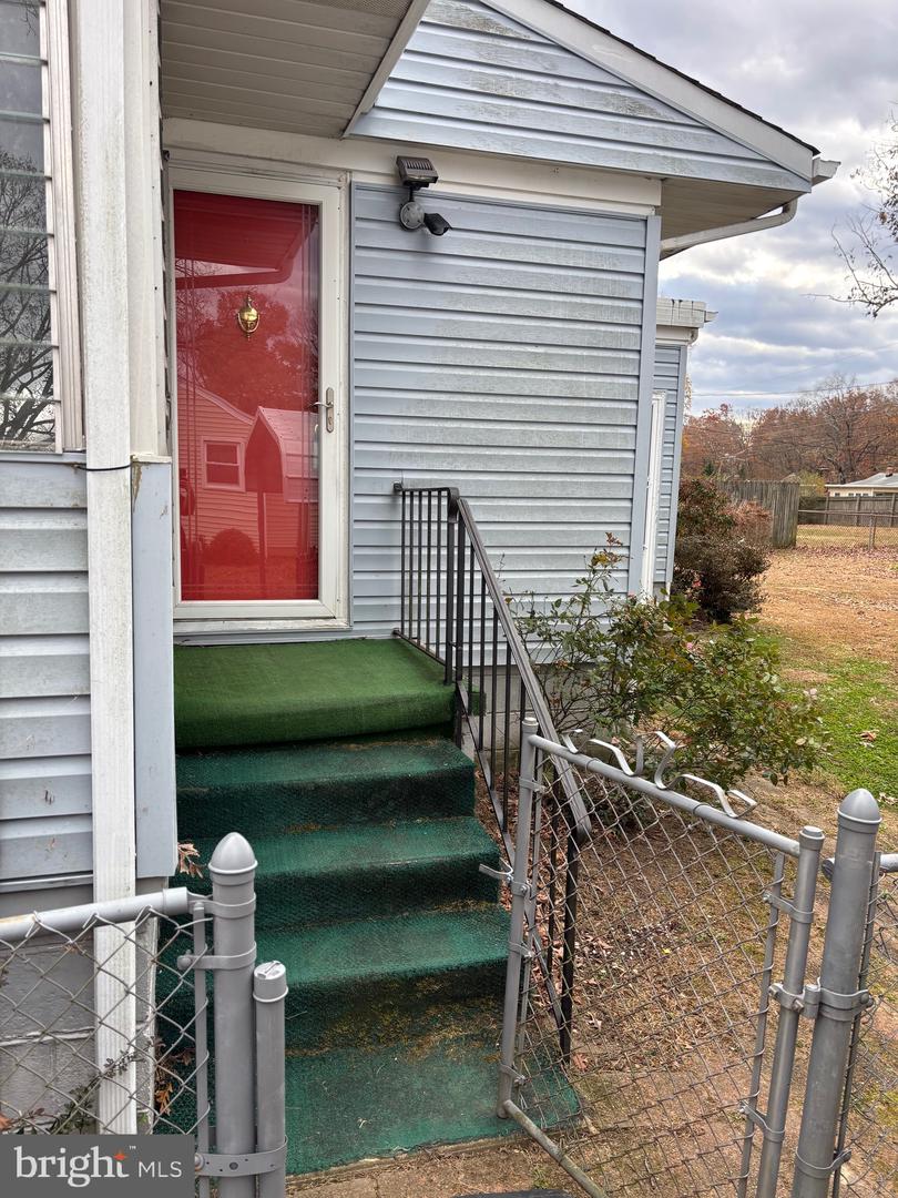 41 PENDLETON RD, FREDERICKSBURG, Virginia 22405, 3 Bedrooms Bedrooms, 4 Rooms Rooms,1 BathroomBathrooms,Residential,For sale,41 PENDLETON RD,VAST2044250 MLS # VAST2044250