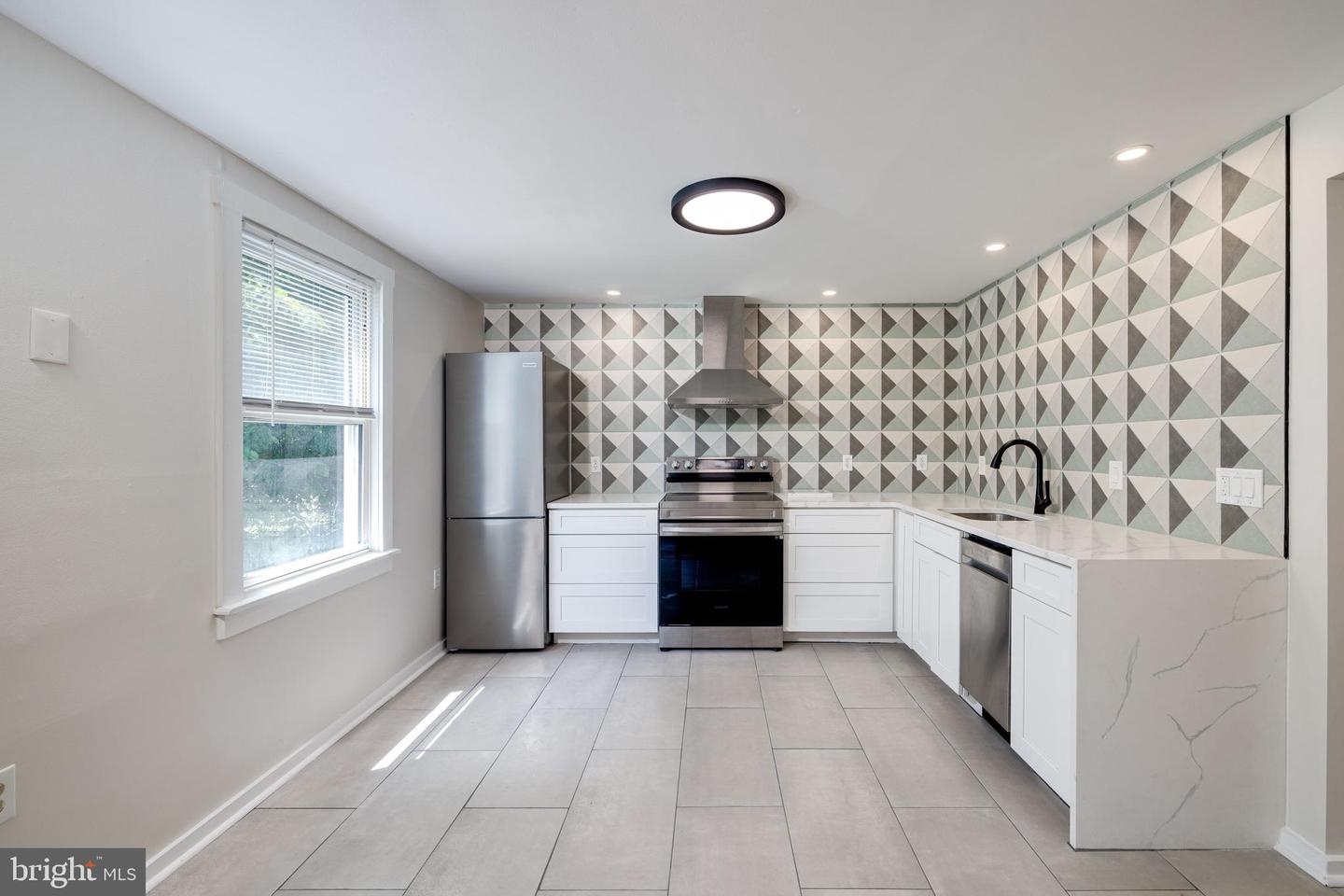 102 S HAWKSBILL ST, LURAY, Virginia 22835, 2 Bedrooms Bedrooms, ,2 BathroomsBathrooms,Residential,For sale,102 S HAWKSBILL ST,VAPA2004934 MLS # VAPA2004934