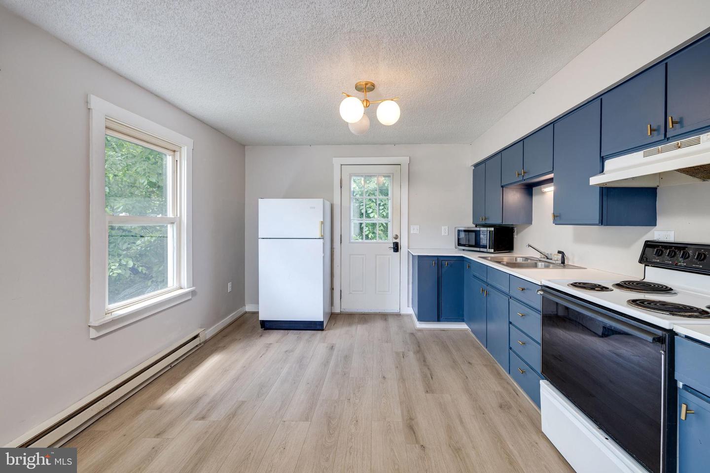 102 S HAWKSBILL ST, LURAY, Virginia 22835, 2 Bedrooms Bedrooms, ,2 BathroomsBathrooms,Residential,For sale,102 S HAWKSBILL ST,VAPA2004934 MLS # VAPA2004934