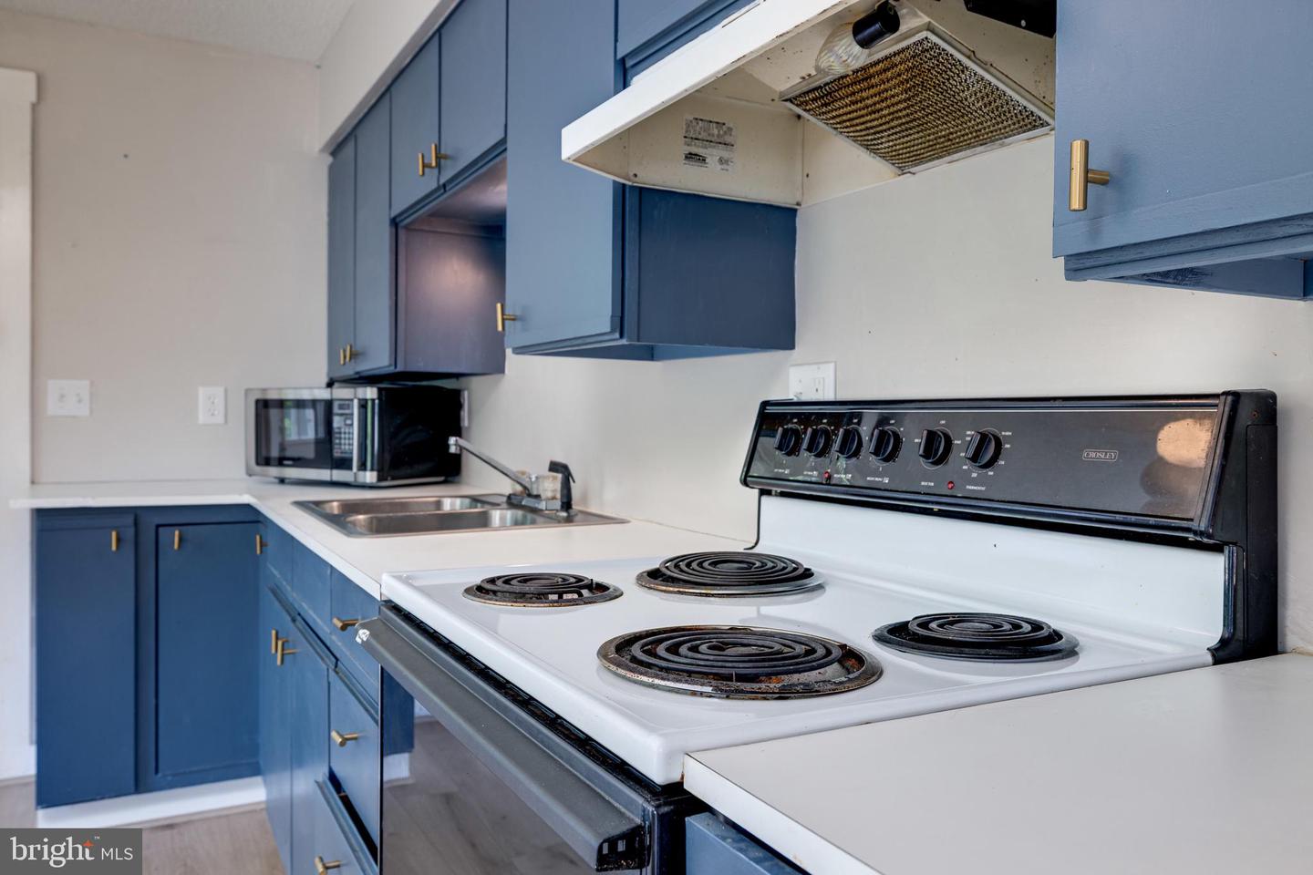 102 S HAWKSBILL ST, LURAY, Virginia 22835, 2 Bedrooms Bedrooms, ,2 BathroomsBathrooms,Residential,For sale,102 S HAWKSBILL ST,VAPA2004934 MLS # VAPA2004934