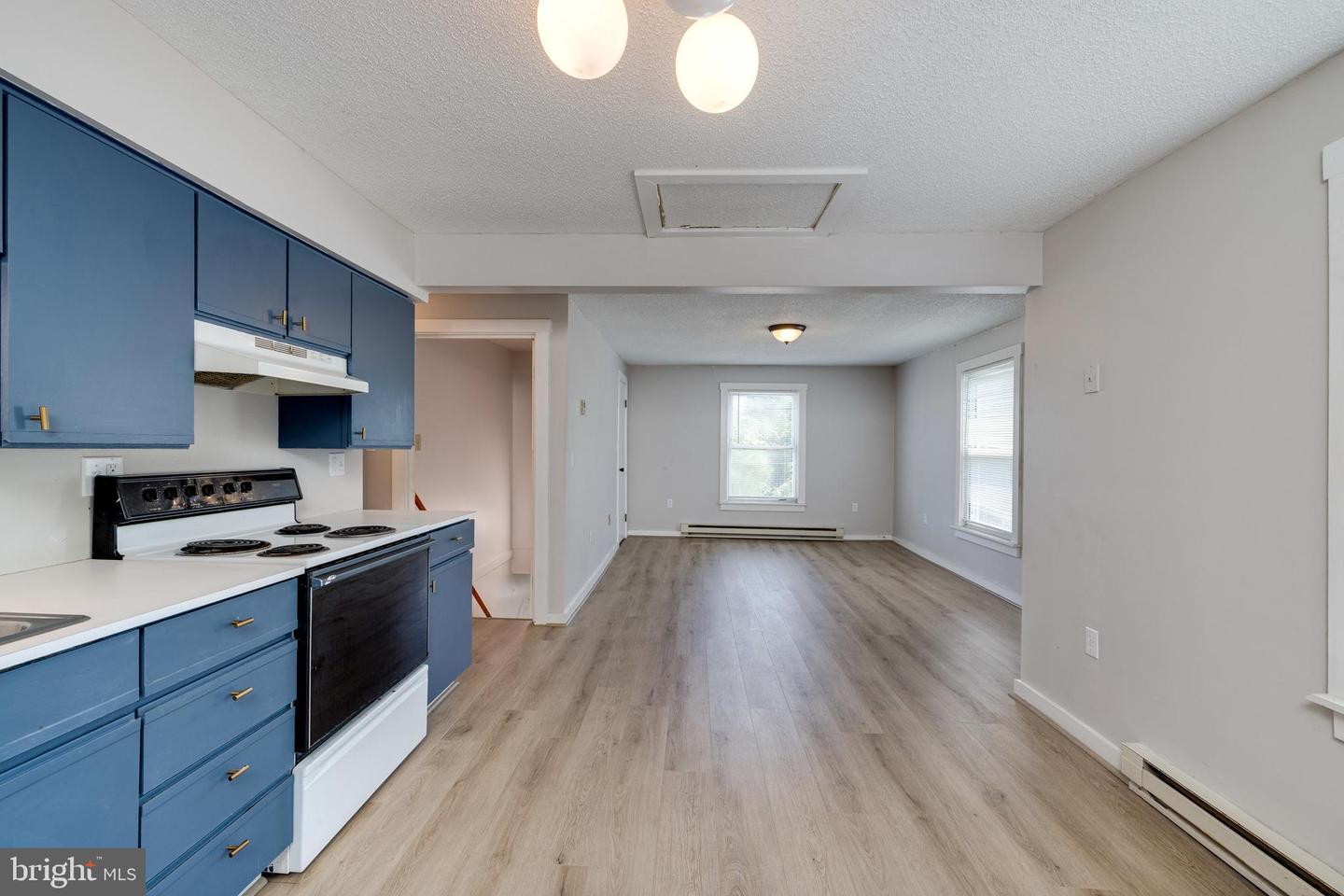 102 S HAWKSBILL ST, LURAY, Virginia 22835, 2 Bedrooms Bedrooms, ,2 BathroomsBathrooms,Residential,For sale,102 S HAWKSBILL ST,VAPA2004934 MLS # VAPA2004934