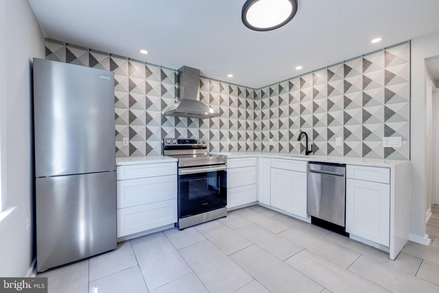 102 S HAWKSBILL ST, LURAY, Virginia 22835, 2 Bedrooms Bedrooms, ,2 BathroomsBathrooms,Residential,For sale,102 S HAWKSBILL ST,VAPA2004934 MLS # VAPA2004934