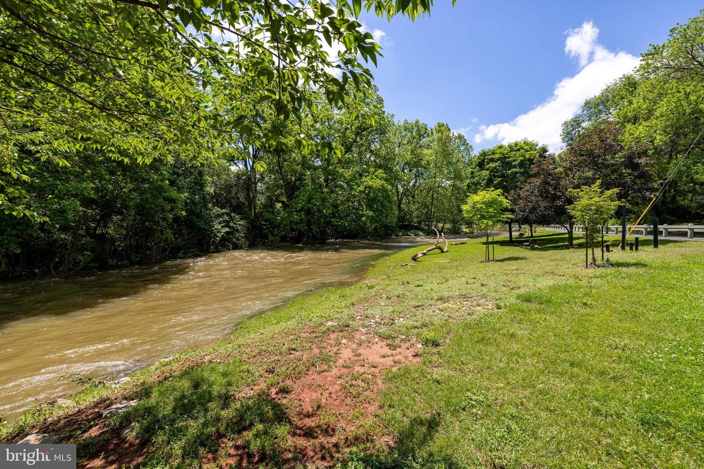 102 S HAWKSBILL ST, LURAY, Virginia 22835, 2 Bedrooms Bedrooms, ,2 BathroomsBathrooms,Residential,For sale,102 S HAWKSBILL ST,VAPA2004934 MLS # VAPA2004934