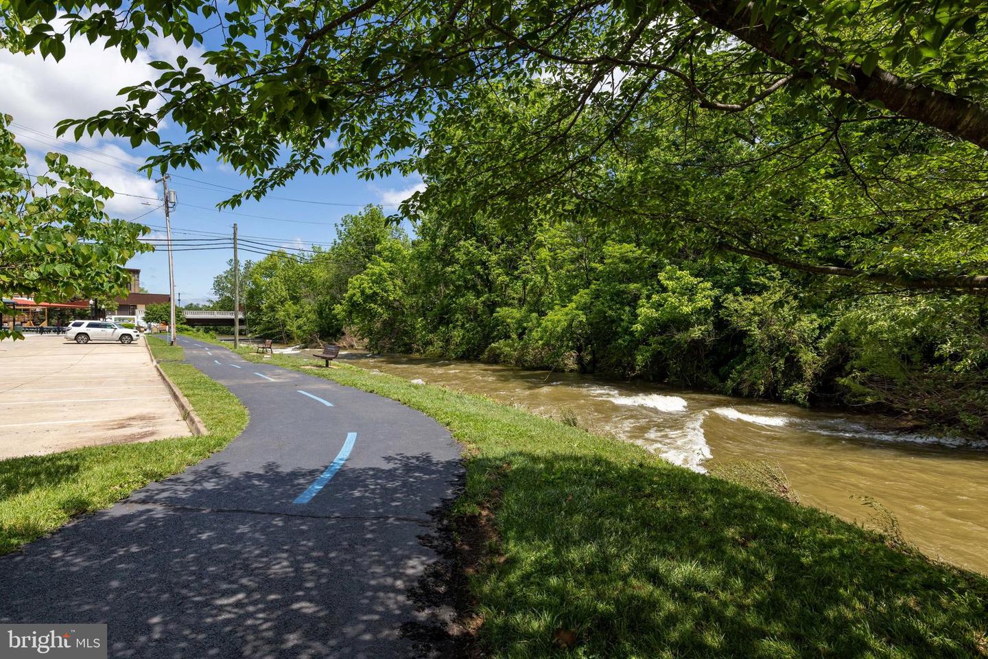 102 S HAWKSBILL ST, LURAY, Virginia 22835, 2 Bedrooms Bedrooms, ,2 BathroomsBathrooms,Residential,For sale,102 S HAWKSBILL ST,VAPA2004934 MLS # VAPA2004934