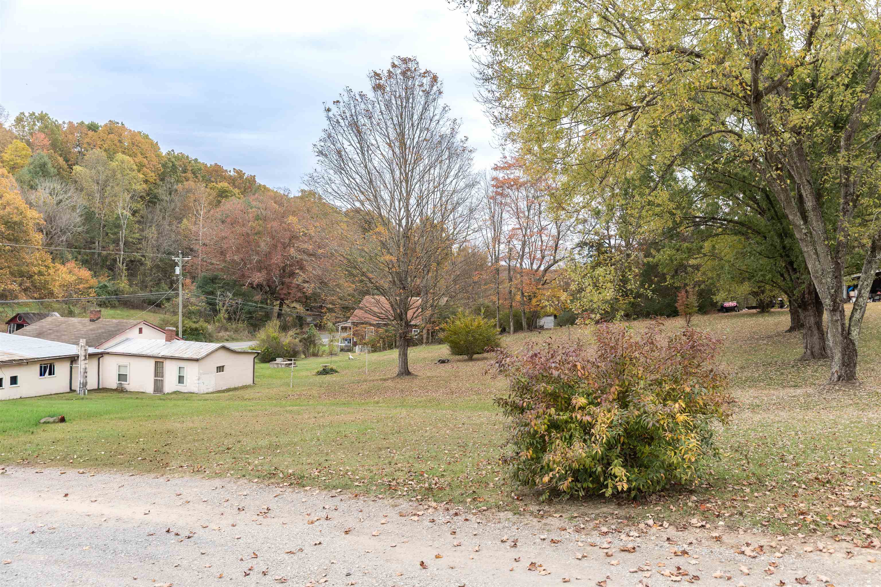 18 SW MERRYWOOD DR, LEXINGTON, Virginia 24450, 3 Bedrooms Bedrooms, ,2 BathroomsBathrooms,Residential,18 SW MERRYWOOD DR,671239 MLS # 671239 18 SW MERRYWOOD DR, LEXINGTON, Virginia 24450, 3 Bedrooms Bedrooms, ,2 BathroomsBathrooms,Residential,18 SW MERRYWOOD DR,671239 MLS # 671239