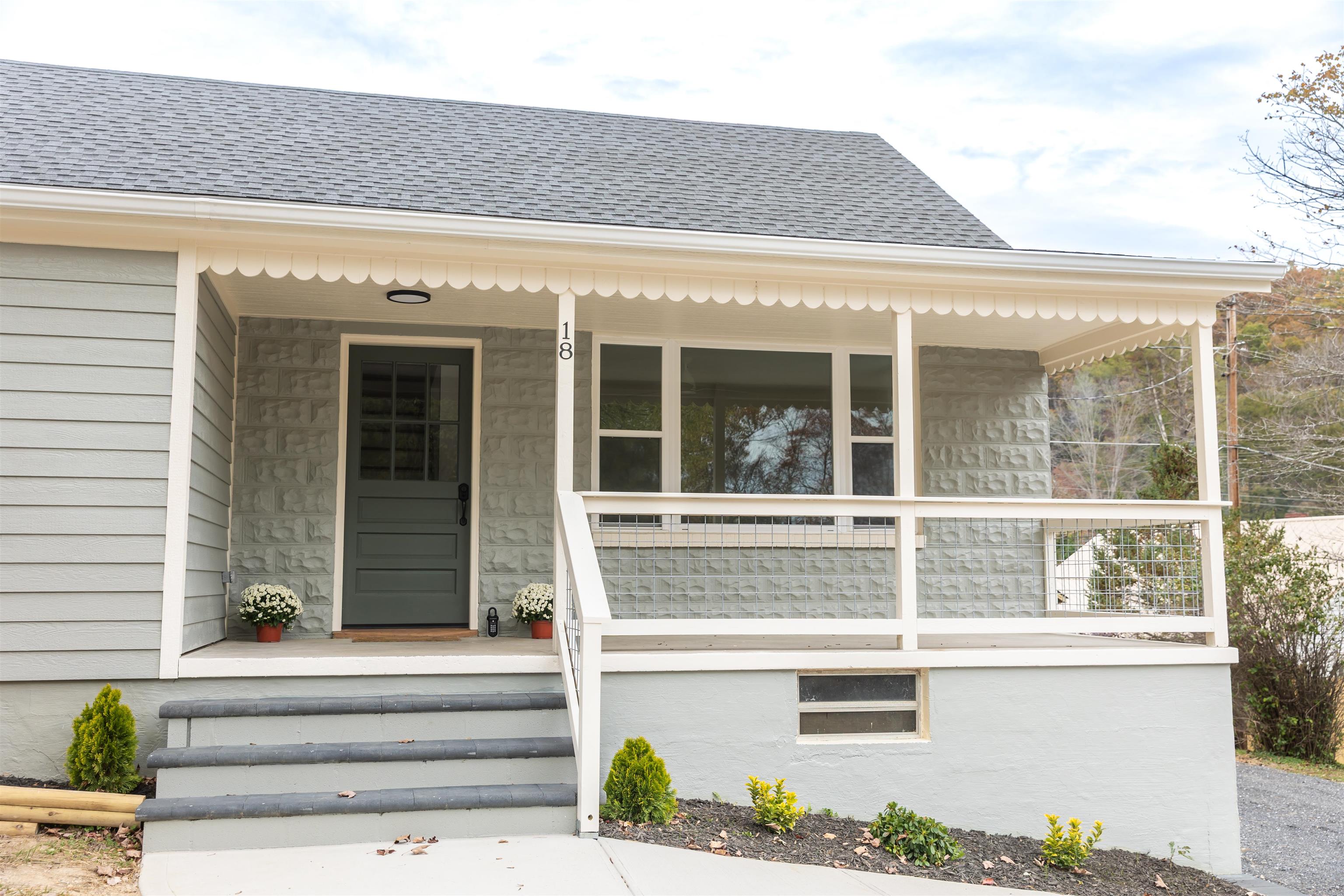 18 SW MERRYWOOD DR, LEXINGTON, Virginia 24450, 3 Bedrooms Bedrooms, ,2 BathroomsBathrooms,Residential,18 SW MERRYWOOD DR,671239 MLS # 671239 18 SW MERRYWOOD DR, LEXINGTON, Virginia 24450, 3 Bedrooms Bedrooms, ,2 BathroomsBathrooms,Residential,18 SW MERRYWOOD DR,671239 MLS # 671239