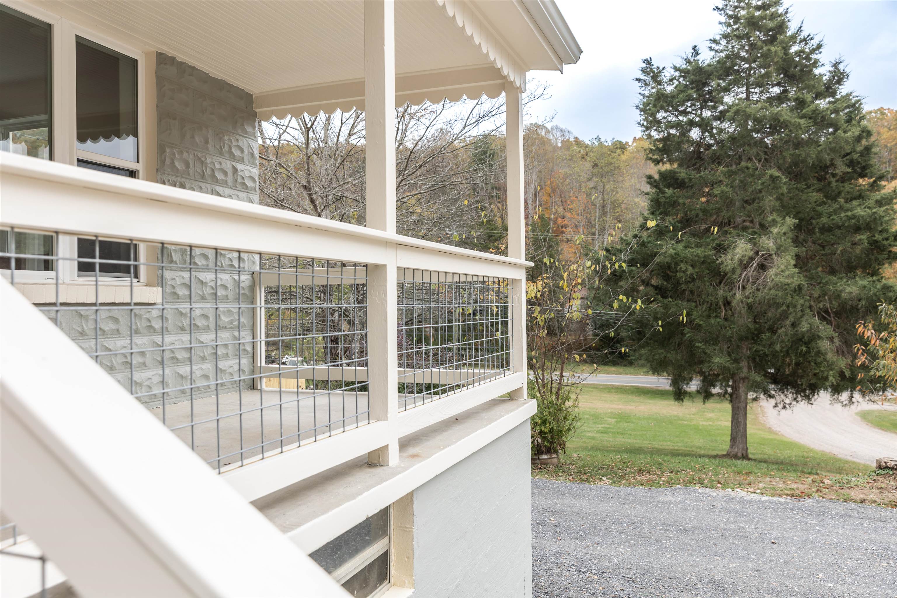 18 SW MERRYWOOD DR, LEXINGTON, Virginia 24450, 3 Bedrooms Bedrooms, ,2 BathroomsBathrooms,Residential,18 SW MERRYWOOD DR,671239 MLS # 671239 18 SW MERRYWOOD DR, LEXINGTON, Virginia 24450, 3 Bedrooms Bedrooms, ,2 BathroomsBathrooms,Residential,18 SW MERRYWOOD DR,671239 MLS # 671239