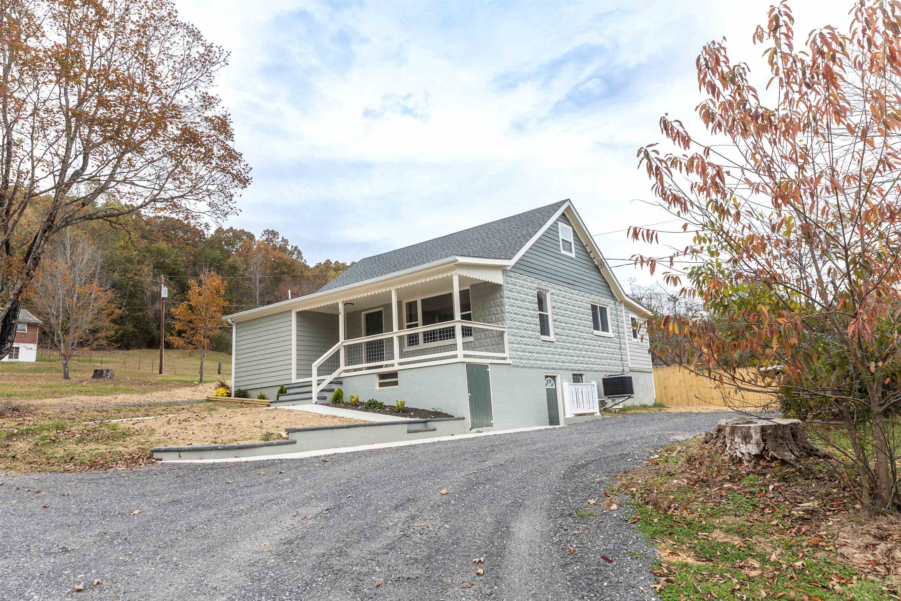 18 SW MERRYWOOD DR, LEXINGTON, Virginia 24450, 3 Bedrooms Bedrooms, ,2 BathroomsBathrooms,Residential,18 SW MERRYWOOD DR,671239 MLS # 671239 18 SW MERRYWOOD DR, LEXINGTON, Virginia 24450, 3 Bedrooms Bedrooms, ,2 BathroomsBathrooms,Residential,18 SW MERRYWOOD DR,671239 MLS # 671239