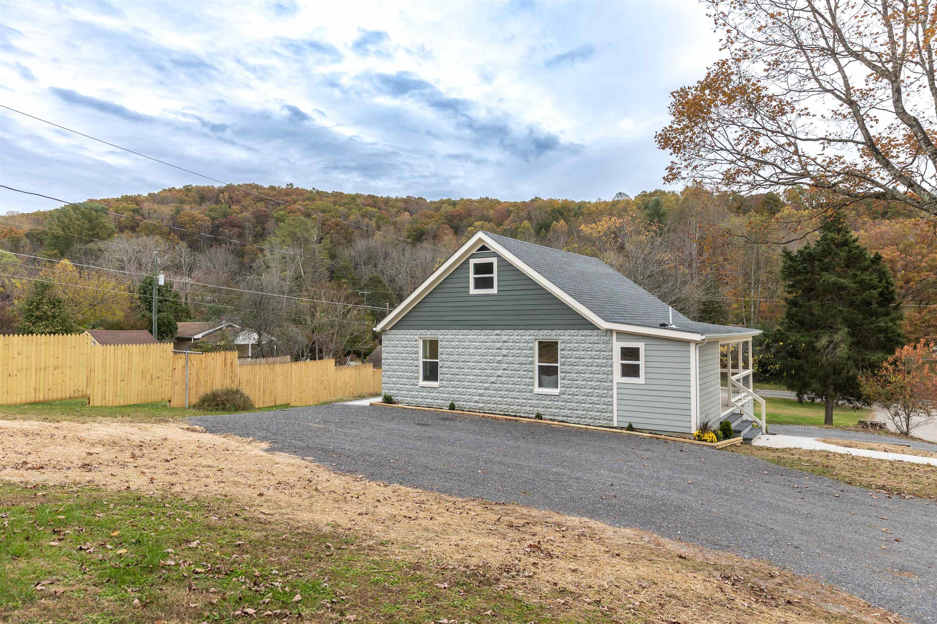 18 SW MERRYWOOD DR, LEXINGTON, Virginia 24450, 3 Bedrooms Bedrooms, ,2 BathroomsBathrooms,Residential,18 SW MERRYWOOD DR,671239 MLS # 671239 18 SW MERRYWOOD DR, LEXINGTON, Virginia 24450, 3 Bedrooms Bedrooms, ,2 BathroomsBathrooms,Residential,18 SW MERRYWOOD DR,671239 MLS # 671239