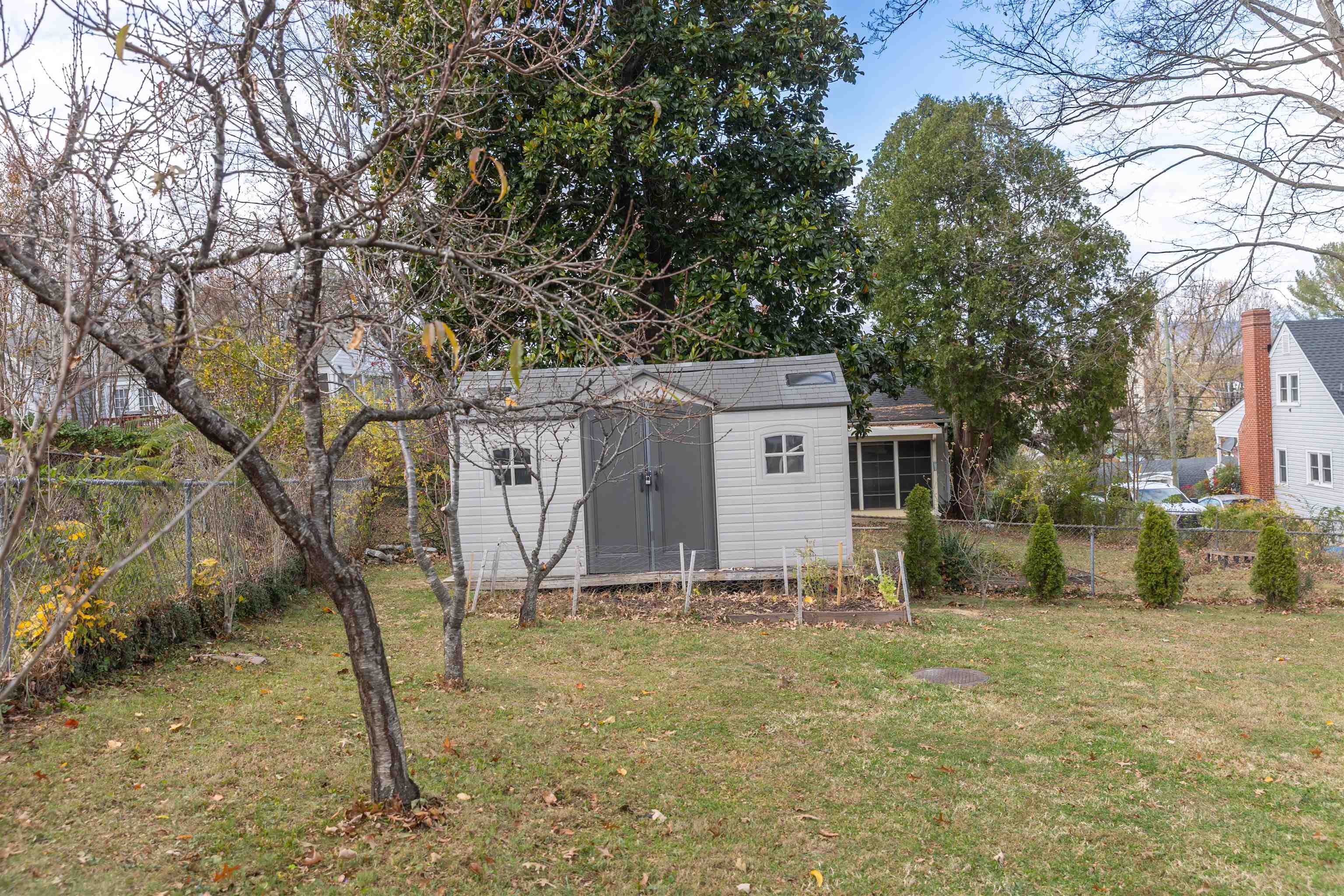 303 SE SUMMIT ST, LEXINGTON, Virginia 24450, 3 Bedrooms Bedrooms, ,2 BathroomsBathrooms,Residential,303 SE SUMMIT ST,671240 MLS # 671240