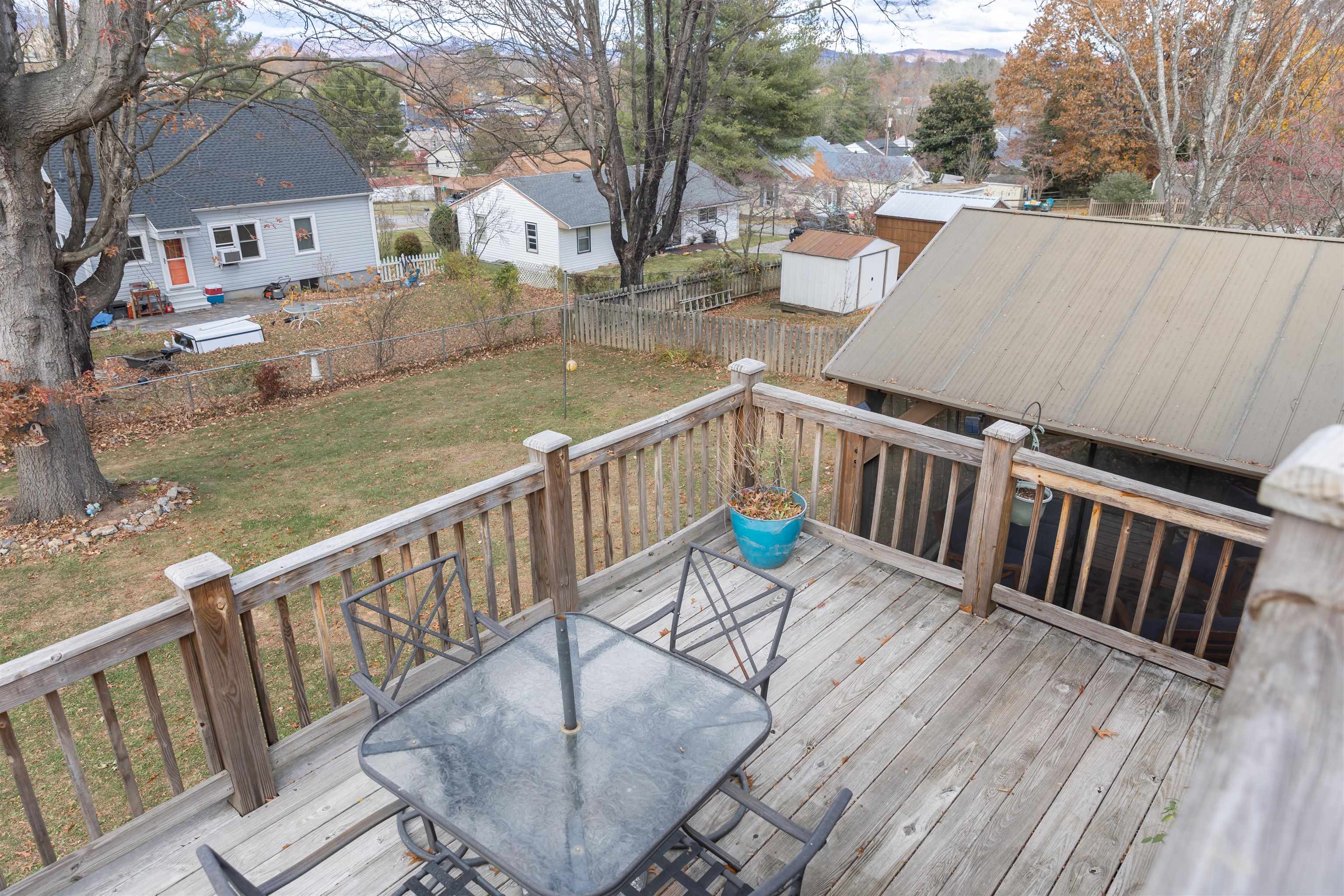 303 SE SUMMIT ST, LEXINGTON, Virginia 24450, 3 Bedrooms Bedrooms, ,2 BathroomsBathrooms,Residential,303 SE SUMMIT ST,671240 MLS # 671240