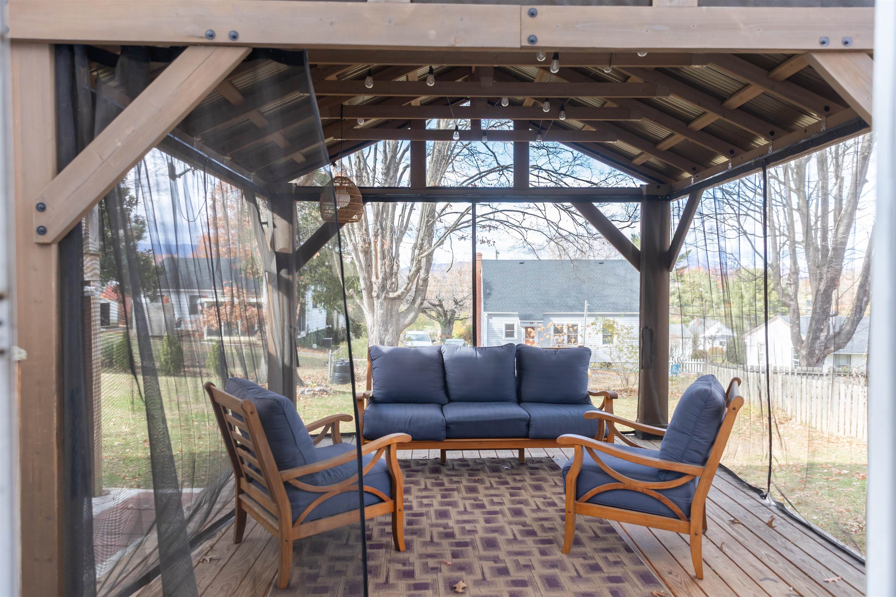 303 SE SUMMIT ST, LEXINGTON, Virginia 24450, 3 Bedrooms Bedrooms, ,2 BathroomsBathrooms,Residential,303 SE SUMMIT ST,671240 MLS # 671240