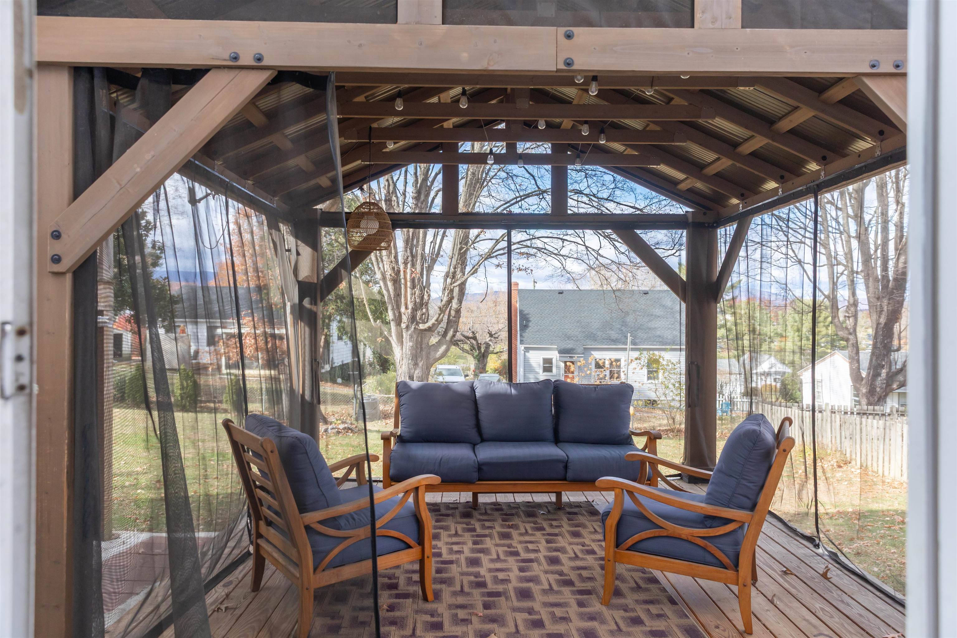 303 SE SUMMIT ST, LEXINGTON, Virginia 24450, 3 Bedrooms Bedrooms, ,2 BathroomsBathrooms,Residential,303 SE SUMMIT ST,671240 MLS # 671240