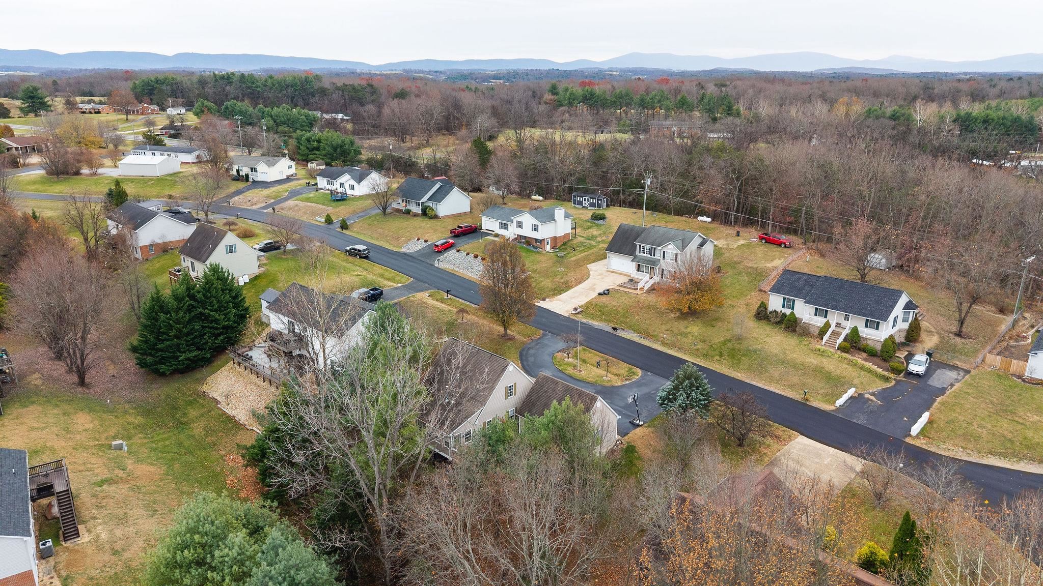 49 HILLANDALE DR, STAUNTON, Virginia 24401, 3 Bedrooms Bedrooms, ,2 BathroomsBathrooms,Residential,49 HILLANDALE DR,671245 MLS # 671245