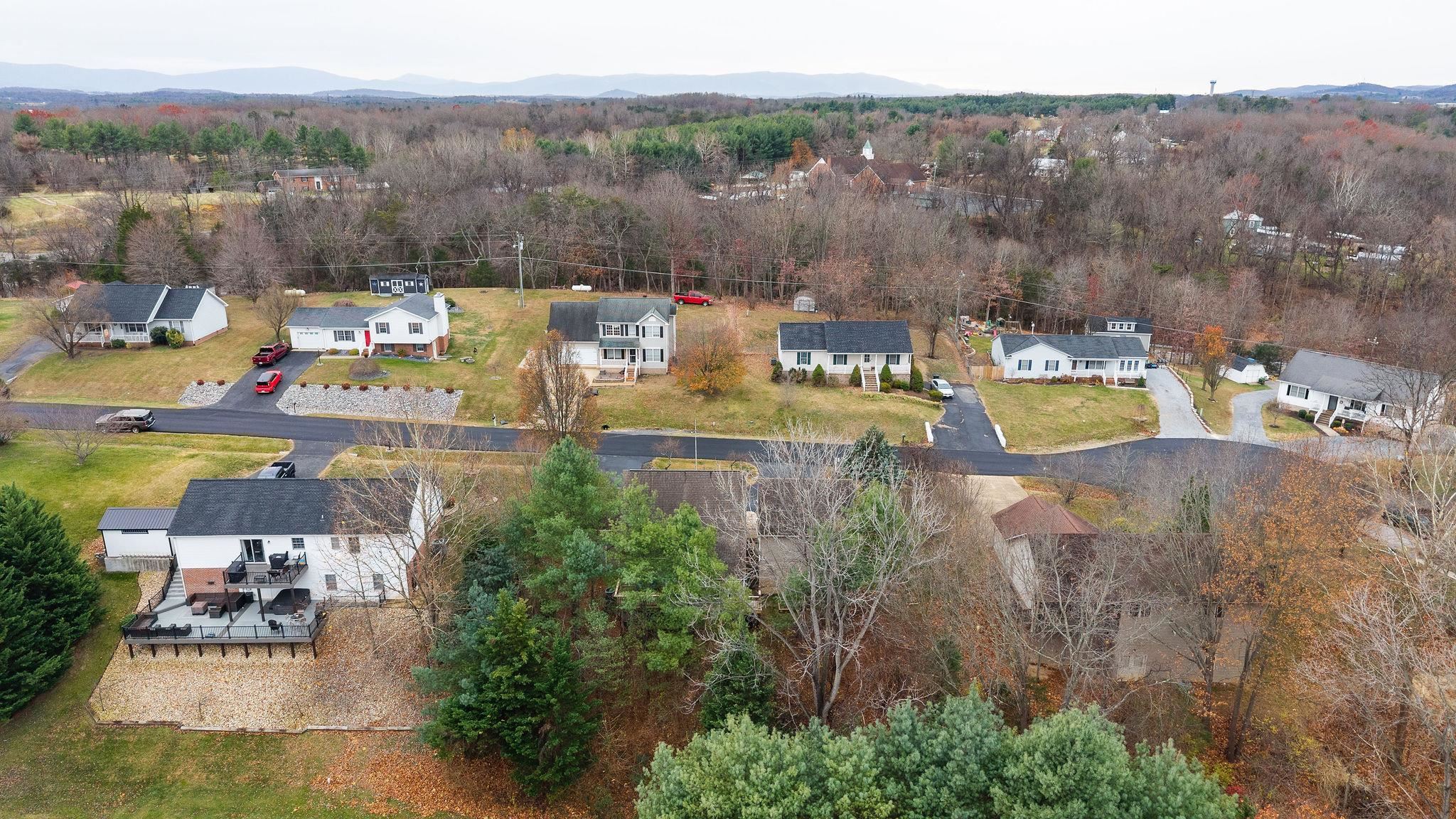 49 HILLANDALE DR, STAUNTON, Virginia 24401, 3 Bedrooms Bedrooms, ,2 BathroomsBathrooms,Residential,49 HILLANDALE DR,671245 MLS # 671245