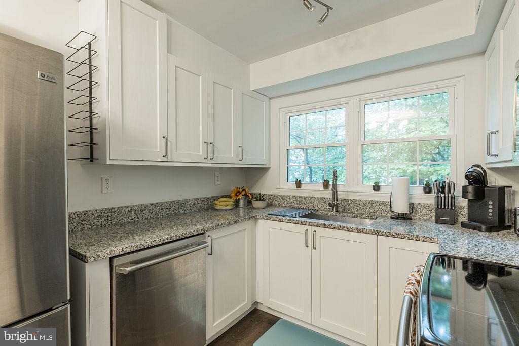 12240 STEVENSON CT #12240, WOODBRIDGE, Virginia 22192, 2 Bedrooms Bedrooms, 5 Rooms Rooms,2 BathroomsBathrooms,Residential,For sale,12240 STEVENSON CT #12240,VAPW2101772 MLS # VAPW2101772