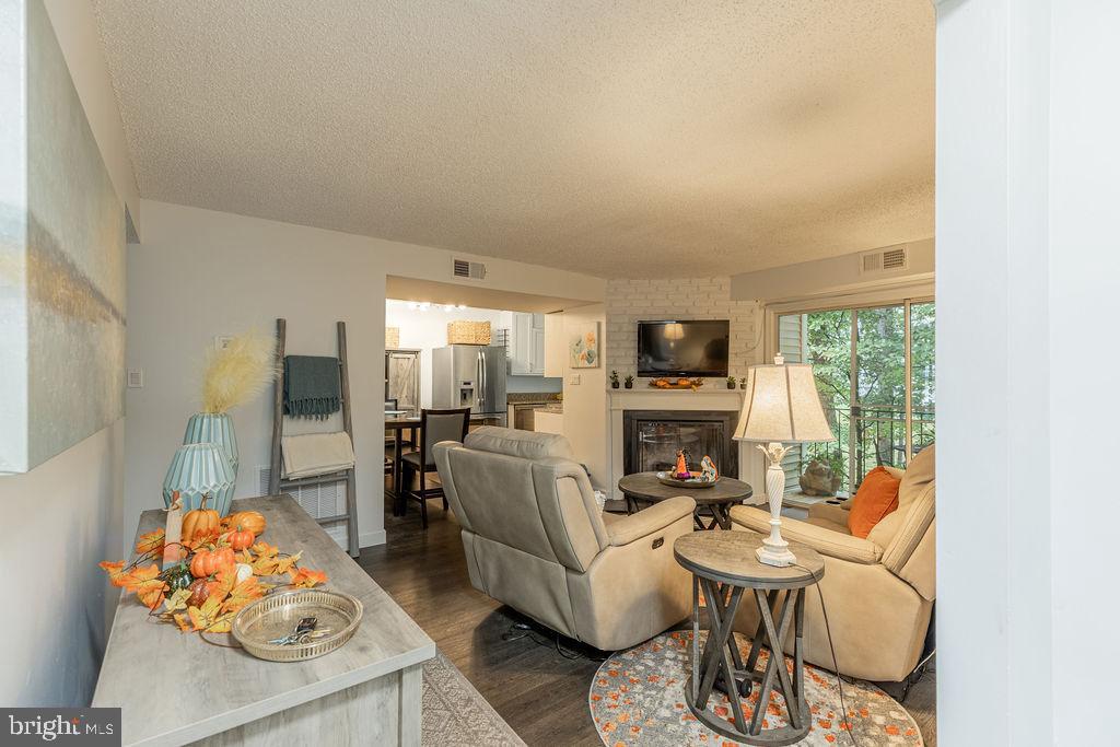 12240 STEVENSON CT #12240, WOODBRIDGE, Virginia 22192, 2 Bedrooms Bedrooms, 5 Rooms Rooms,2 BathroomsBathrooms,Residential,For sale,12240 STEVENSON CT #12240,VAPW2101772 MLS # VAPW2101772