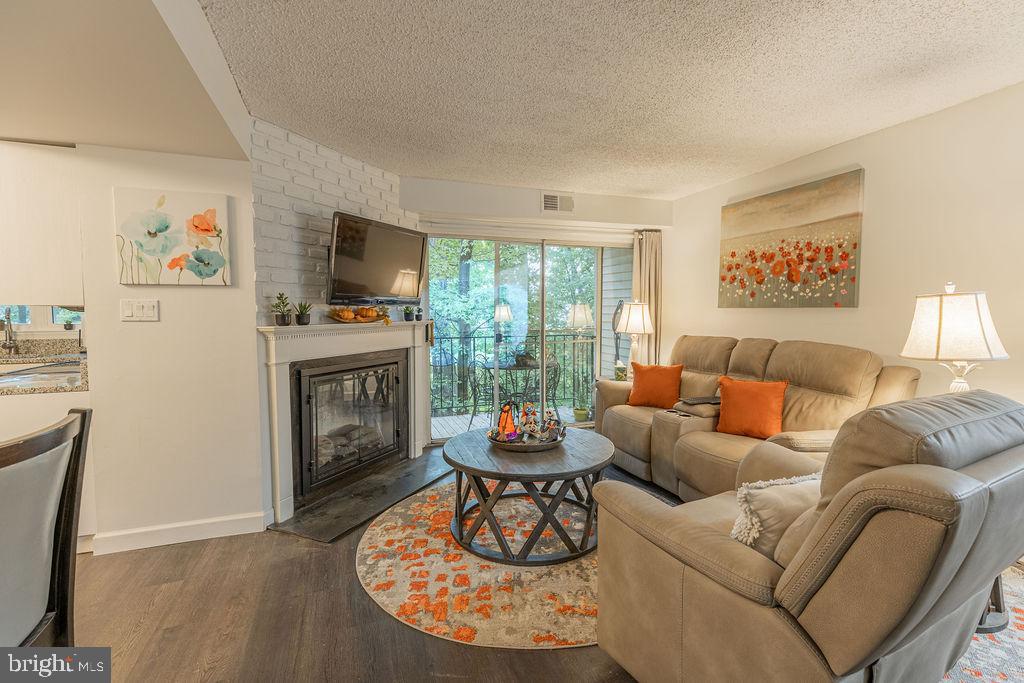 12240 STEVENSON CT #12240, WOODBRIDGE, Virginia 22192, 2 Bedrooms Bedrooms, 5 Rooms Rooms,2 BathroomsBathrooms,Residential,For sale,12240 STEVENSON CT #12240,VAPW2101772 MLS # VAPW2101772