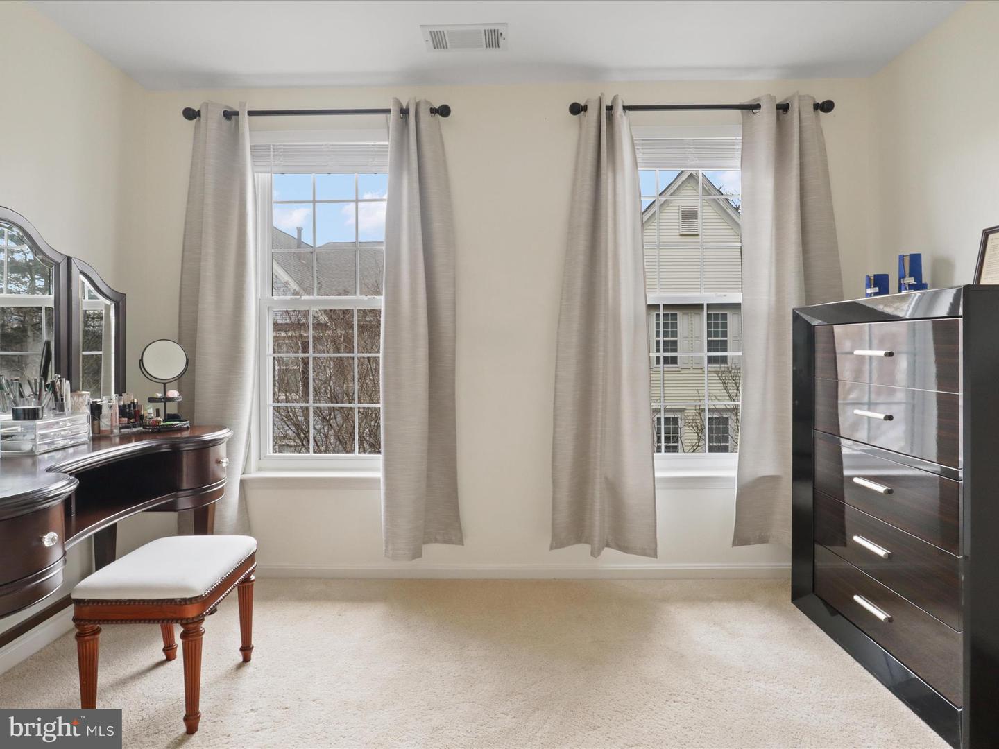 8065 NICOSH CIRCLE LN #55, FALLS CHURCH, Virginia 22042, 3 Bedrooms Bedrooms, ,3 BathroomsBathrooms,Residential,For sale,8065 NICOSH CIRCLE LN #55,VAFX2270072 MLS # VAFX2270072