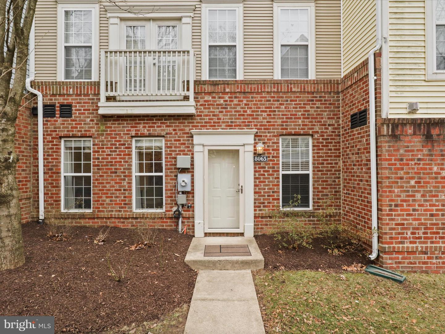 8065 NICOSH CIRCLE LN #55, FALLS CHURCH, Virginia 22042, 3 Bedrooms Bedrooms, ,3 BathroomsBathrooms,Residential,For sale,8065 NICOSH CIRCLE LN #55,VAFX2270072 MLS # VAFX2270072