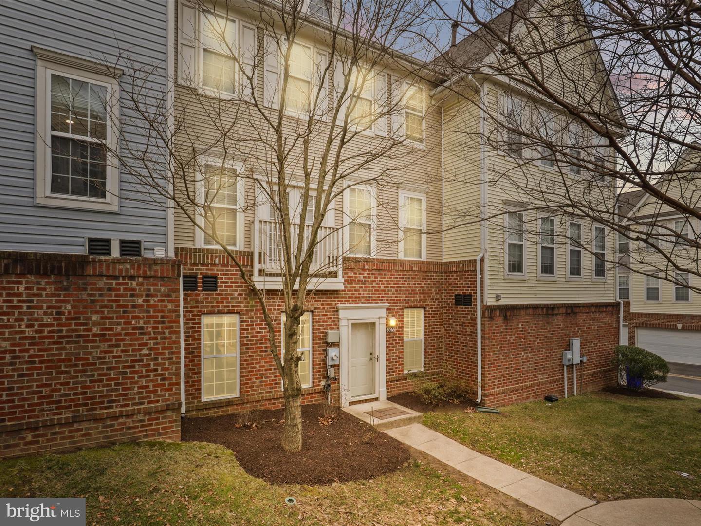 8065 NICOSH CIRCLE LN #55, FALLS CHURCH, Virginia 22042, 3 Bedrooms Bedrooms, ,3 BathroomsBathrooms,Residential,For sale,8065 NICOSH CIRCLE LN #55,VAFX2270072 MLS # VAFX2270072