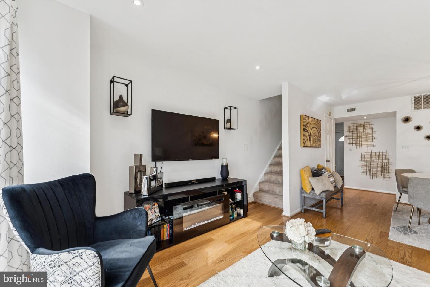 3009 HAWTHORNE DR NE, WASHINGTON, District Of Columbia 20017, 2 Bedrooms Bedrooms, ,1 BathroomBathrooms,Residential,For sale,3009 HAWTHORNE DR NE,DCDC2227584 MLS # DCDC2227584