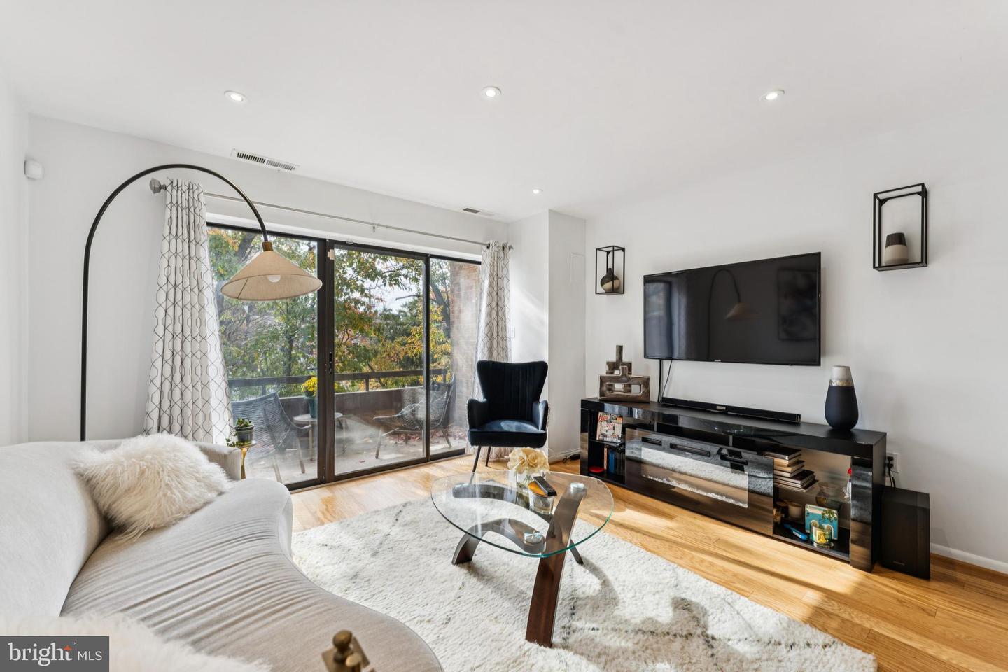 3009 HAWTHORNE DR NE, WASHINGTON, District Of Columbia 20017, 2 Bedrooms Bedrooms, ,1 BathroomBathrooms,Residential,For sale,3009 HAWTHORNE DR NE,DCDC2227584 MLS # DCDC2227584