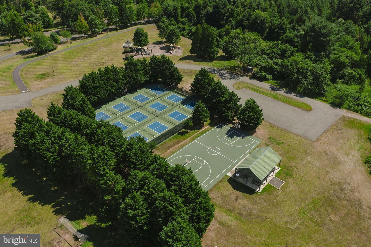 11607 FAWN LAKE PKWY, SPOTSYLVANIA, Virginia 22551, 6 Bedrooms Bedrooms, ,4 BathroomsBathrooms,Residential,For sale,11607 FAWN LAKE PKWY,VASP2037010 MLS # VASP2037010