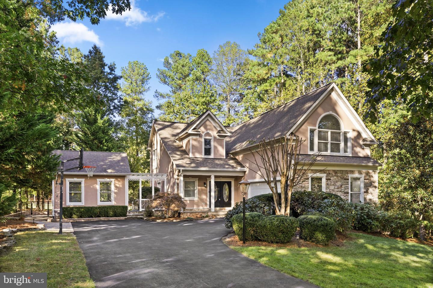 11607 FAWN LAKE PKWY, SPOTSYLVANIA, Virginia 22551, 6 Bedrooms Bedrooms, ,4 BathroomsBathrooms,Residential,For sale,11607 FAWN LAKE PKWY,VASP2037010 MLS # VASP2037010