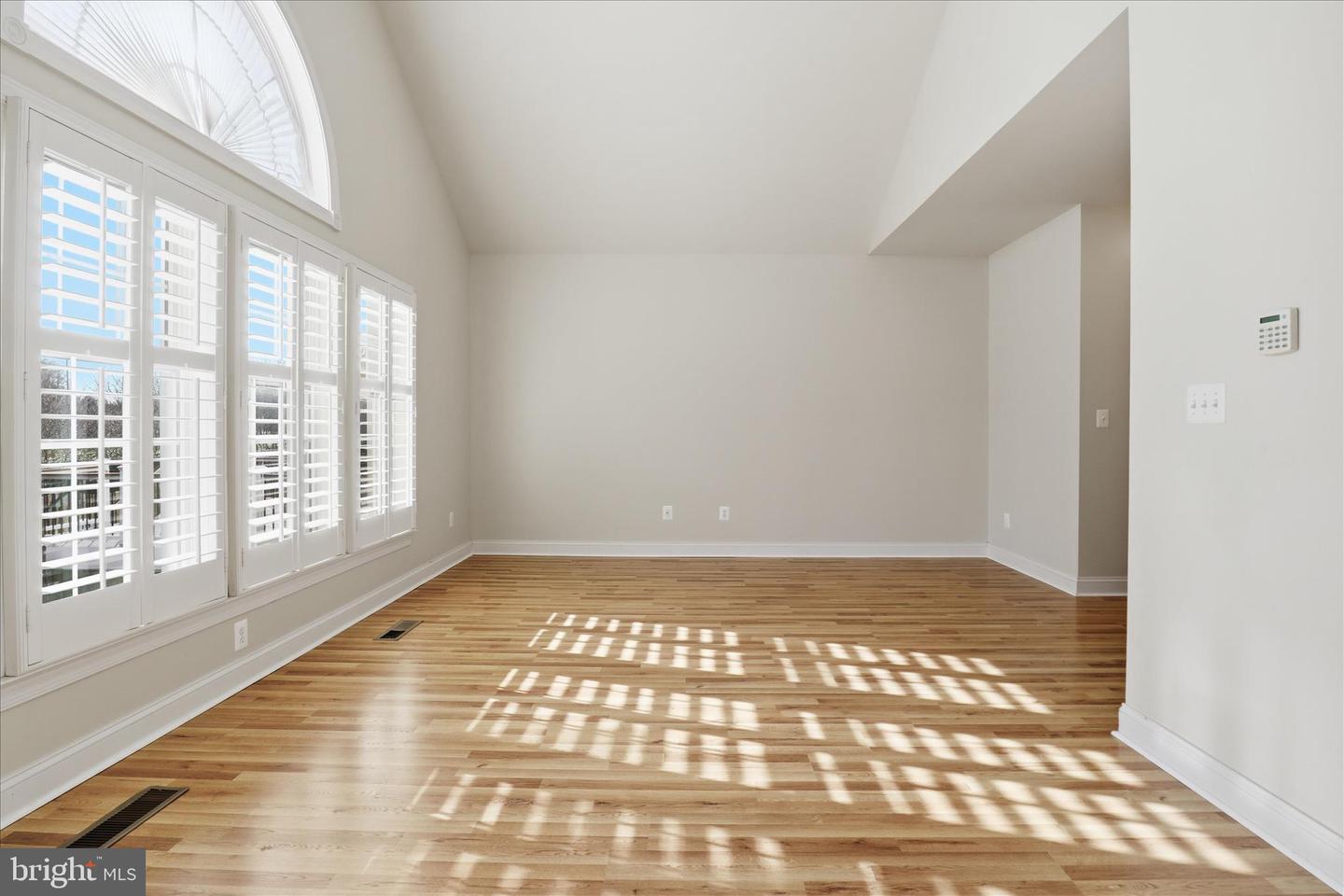 42983 PASCALE TER, ASHBURN, Virginia 20148, 3 Bedrooms Bedrooms, ,3 BathroomsBathrooms,Residential,For sale,42983 PASCALE TER,VALO2109412 MLS # VALO2109412