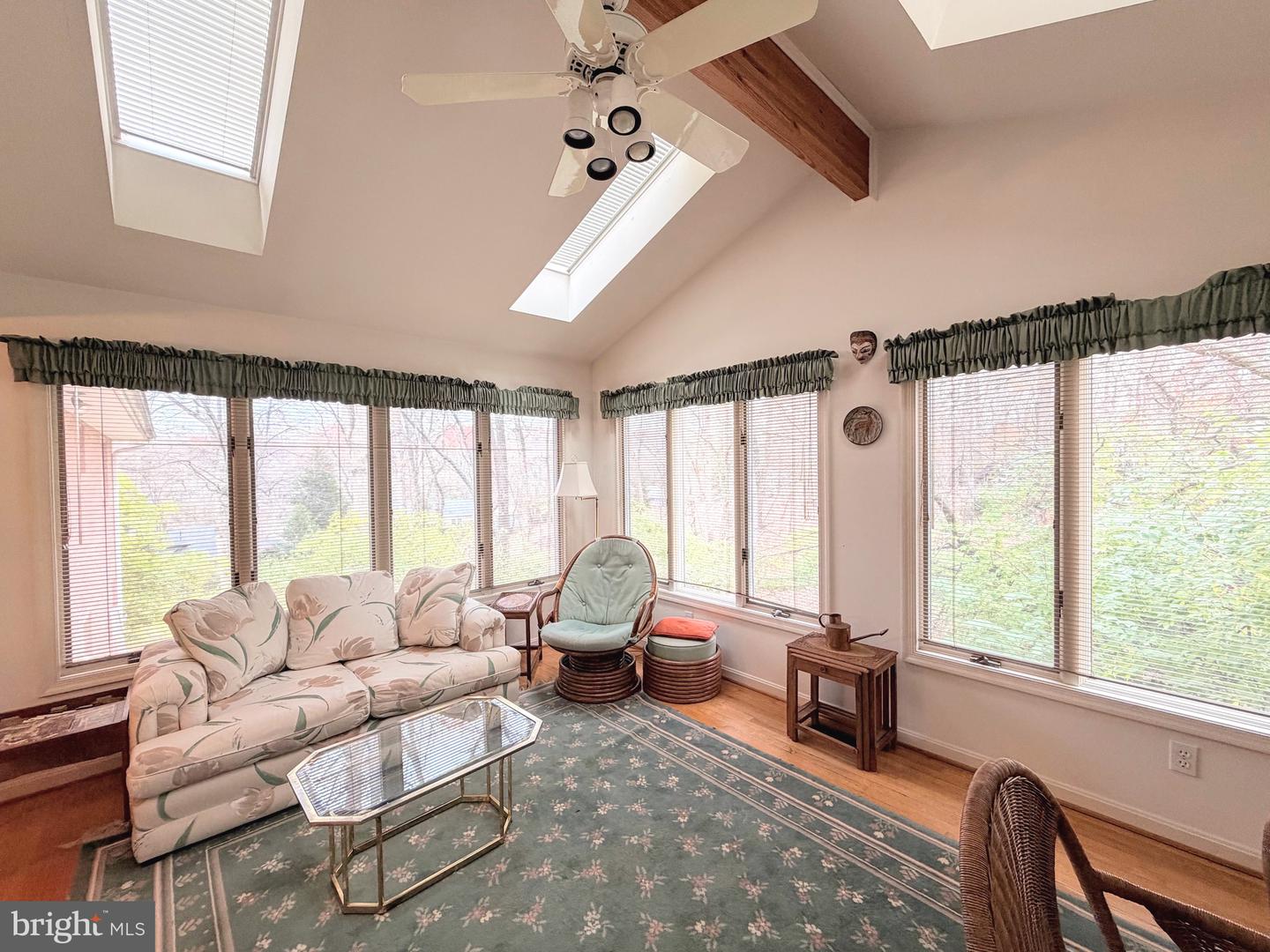 9921 WOODROW ST, VIENNA, Virginia 22181, 5 Bedrooms Bedrooms, ,2 BathroomsBathrooms,Residential,For sale,9921 WOODROW ST,VAFX2276860 MLS # VAFX2276860 9921 WOODROW ST, VIENNA, Virginia 22181, 5 Bedrooms Bedrooms, ,2 BathroomsBathrooms,Residential,For sale,9921 WOODROW ST,VAFX2276860 MLS # VAFX2276860