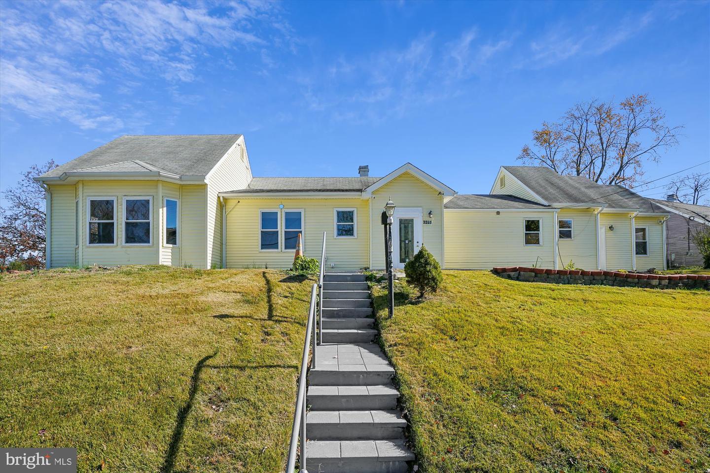 3201 NOTTAGE LN, FALLS CHURCH, Virginia 22042, 6 Bedrooms Bedrooms, ,4 BathroomsBathrooms,Residential,For sale,3201 NOTTAGE LN,VAFX2277438 MLS # VAFX2277438